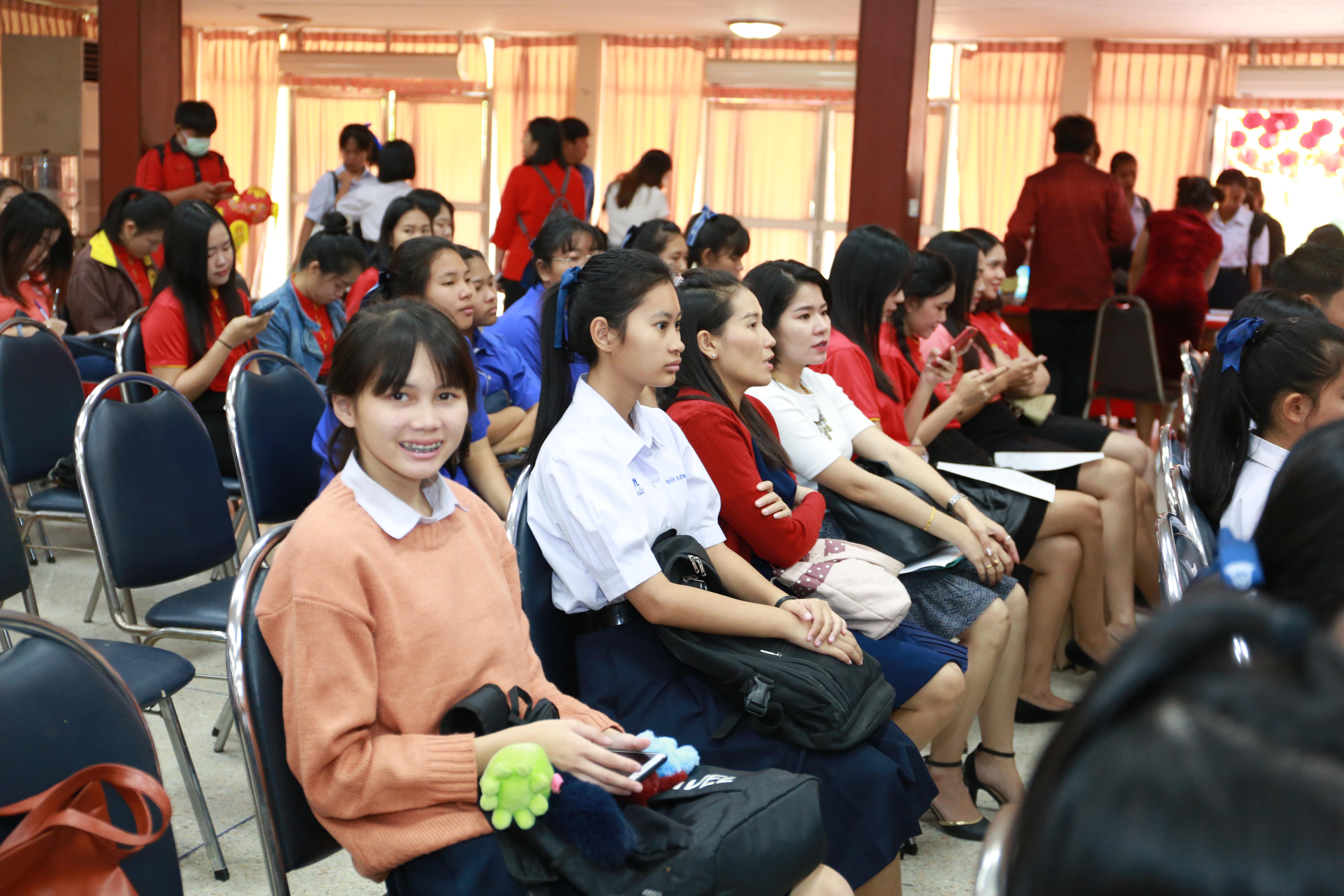 92. โครงการตรุษจีน ประจำปี 2562 วันที่ 20 กุมภาพันธ์ 2562 ที่หอประชุมรัตนอาภา มหาวิทยาลัยราชภัฏกำแพงเพชร จัดโดย โปรแกรมวิชาภาษาจีน คณะครุศาสตร์ ร่วมกับโปรแกรมวิชาภาษาจีน คณะมนุษยศาสตร์และสังคมศาสตร์