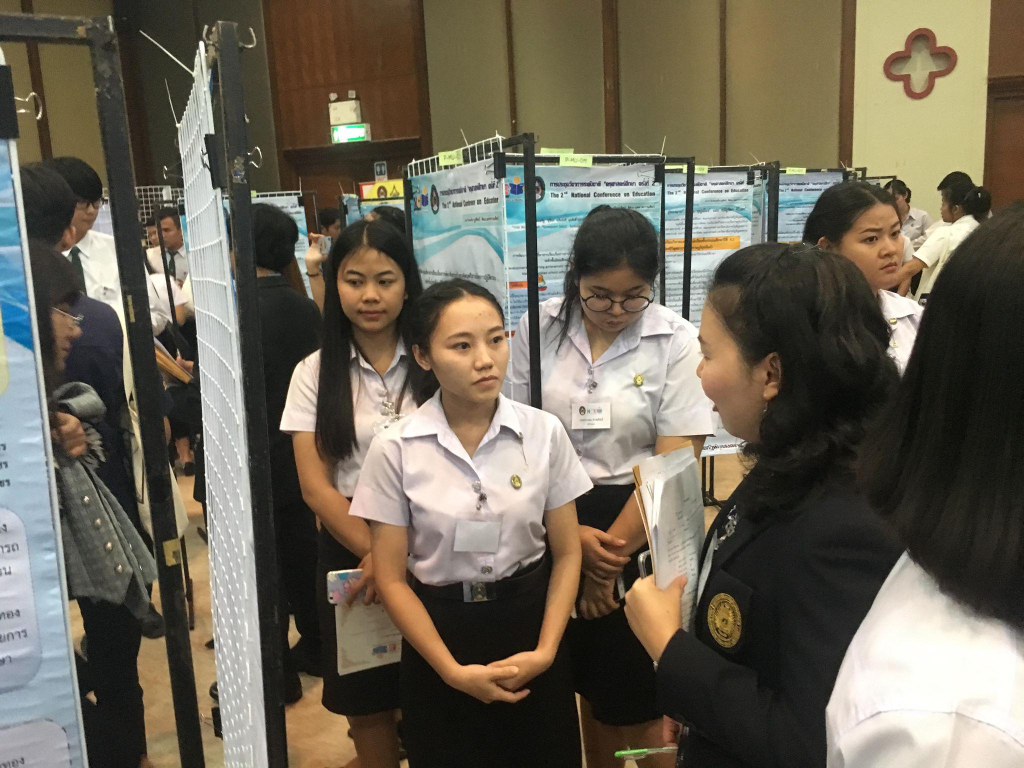 8. พานักศึกษาไปนำเสนองานวิจัยโครงการงานประชุมวิชาการระดับชาติ ครุศาสตร์ศึกษาครั้งที่ 2 มหาวิทยาลัยราชภัฏพิบูลสงคราม