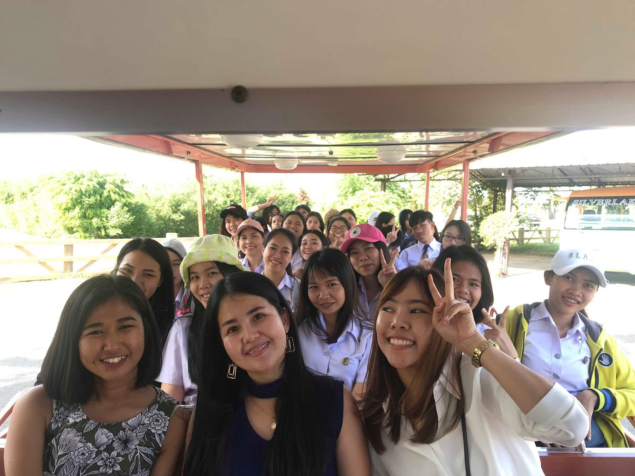 8. ศึกษาดูงานโปรแกรมวิชาภาษาจีน