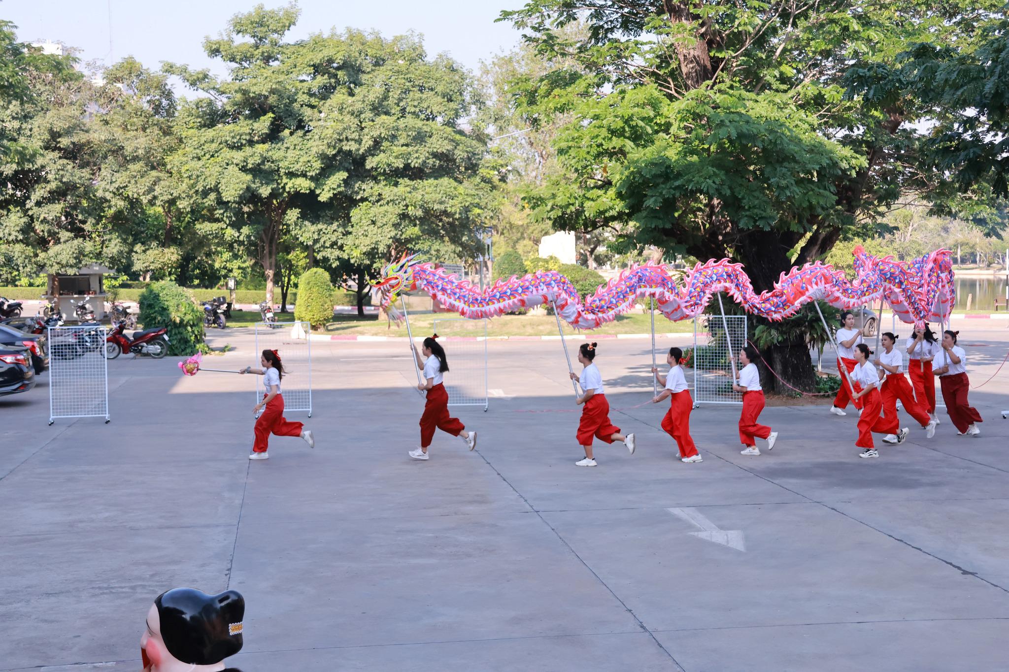 32. วันที่ 14 กุมภาพันธ์ 2567 ที่ลานกิจกรรม EDU SPACE โปรแกรมวิชาภาษาจีน คณะครุศาสตร์ มรภ.กำแพงเพชร จัดกิจกรรม “งานตรุษจีน ประจำปี 2567” 