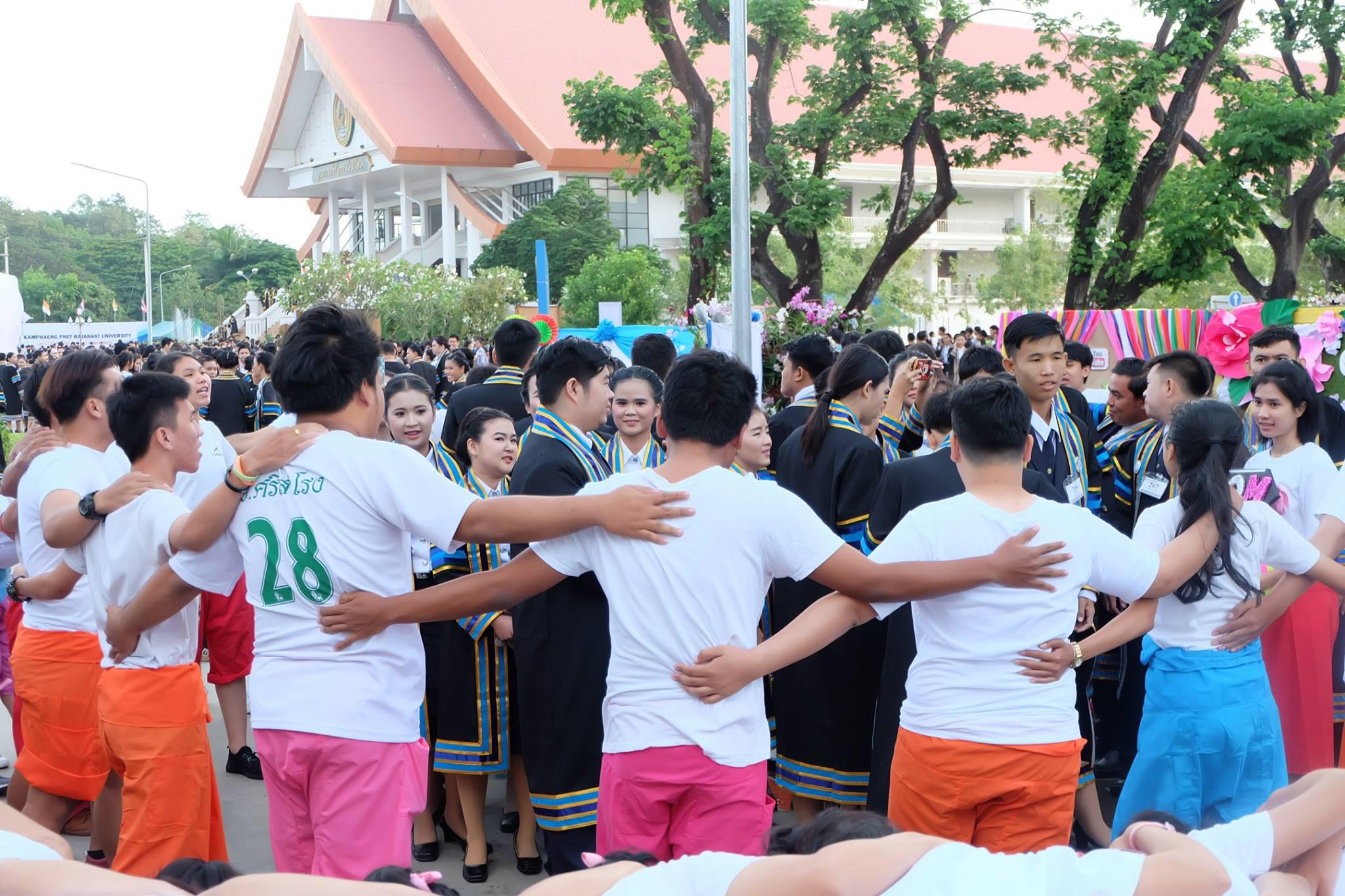 10.  ยินดีกับบัณฑิตใหม่ป้ายแดงโปรแกรมวิชาคอมพิวเตอร์ คณะครุศาสตร์ วันที่ 12 พฤศจิกายน 2017
