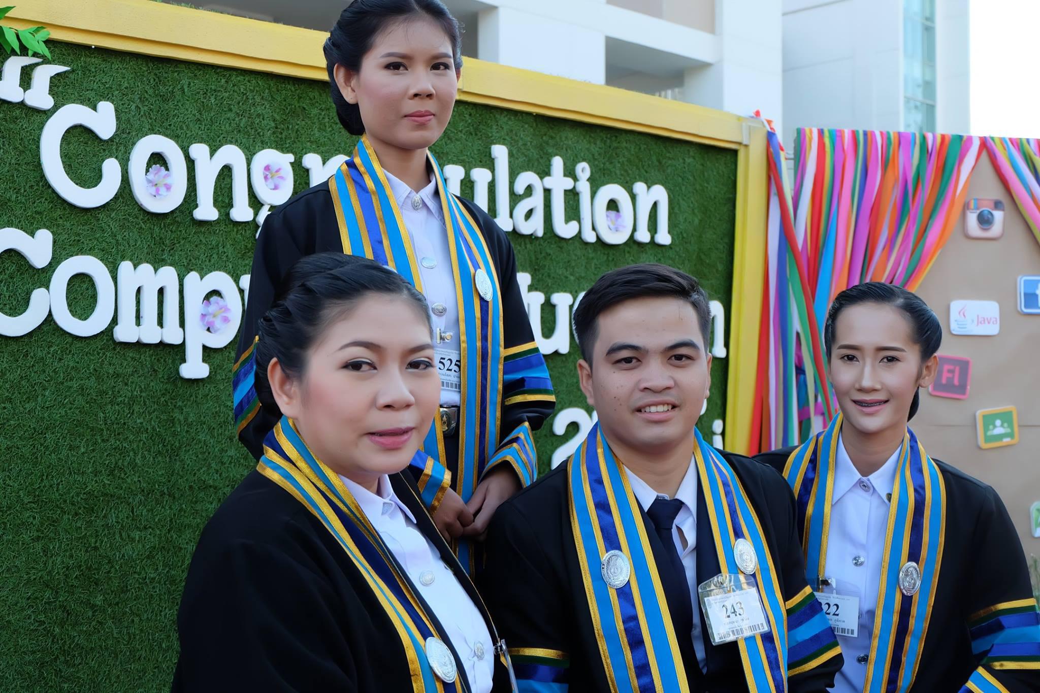 25.  ยินดีกับบัณฑิตใหม่ป้ายแดงโปรแกรมวิชาคอมพิวเตอร์ คณะครุศาสตร์ วันที่ 12 พฤศจิกายน 2017