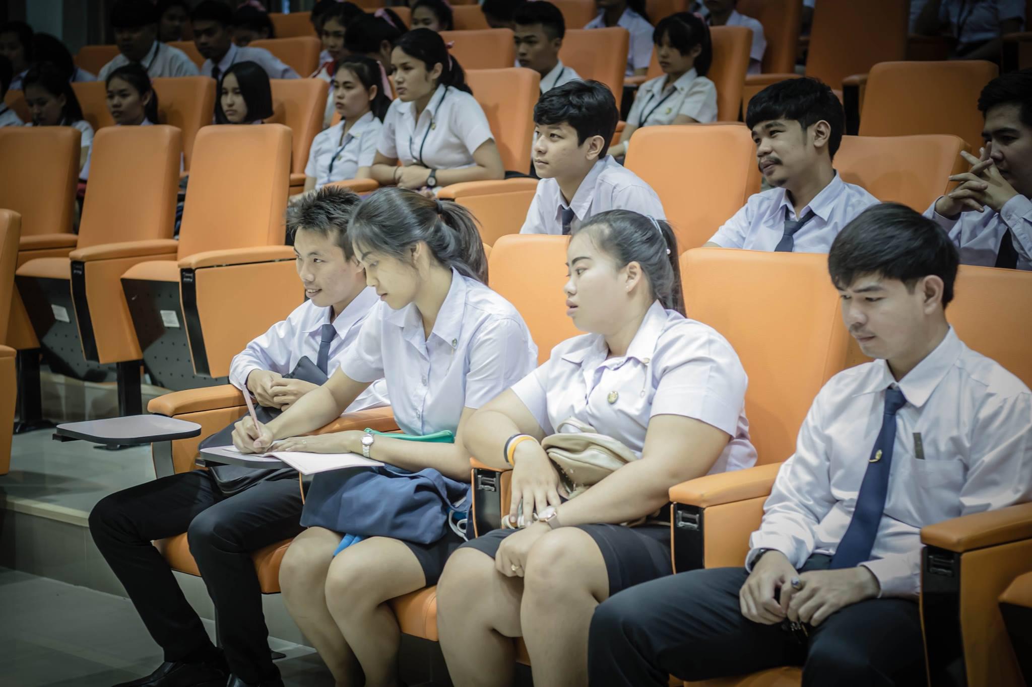 9. ประชุมนักศึกษา ประจำภาคเรียนที่ 2/2560 โปรแกรมวิชาคอมพิวเตอร์ ณ ห้องประชุมคุรุร่มสัก 2 วันที่ 16 พฤศจิกายน 2017 