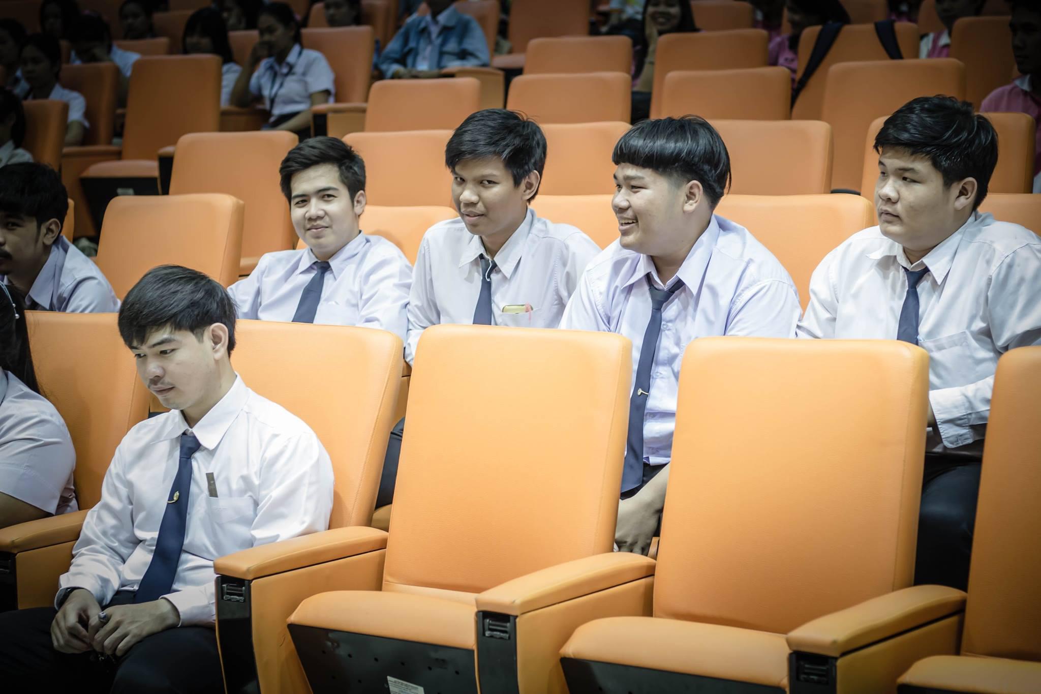 10. ประชุมนักศึกษา ประจำภาคเรียนที่ 2/2560 โปรแกรมวิชาคอมพิวเตอร์ ณ ห้องประชุมคุรุร่มสัก 2 วันที่ 16 พฤศจิกายน 2017 
