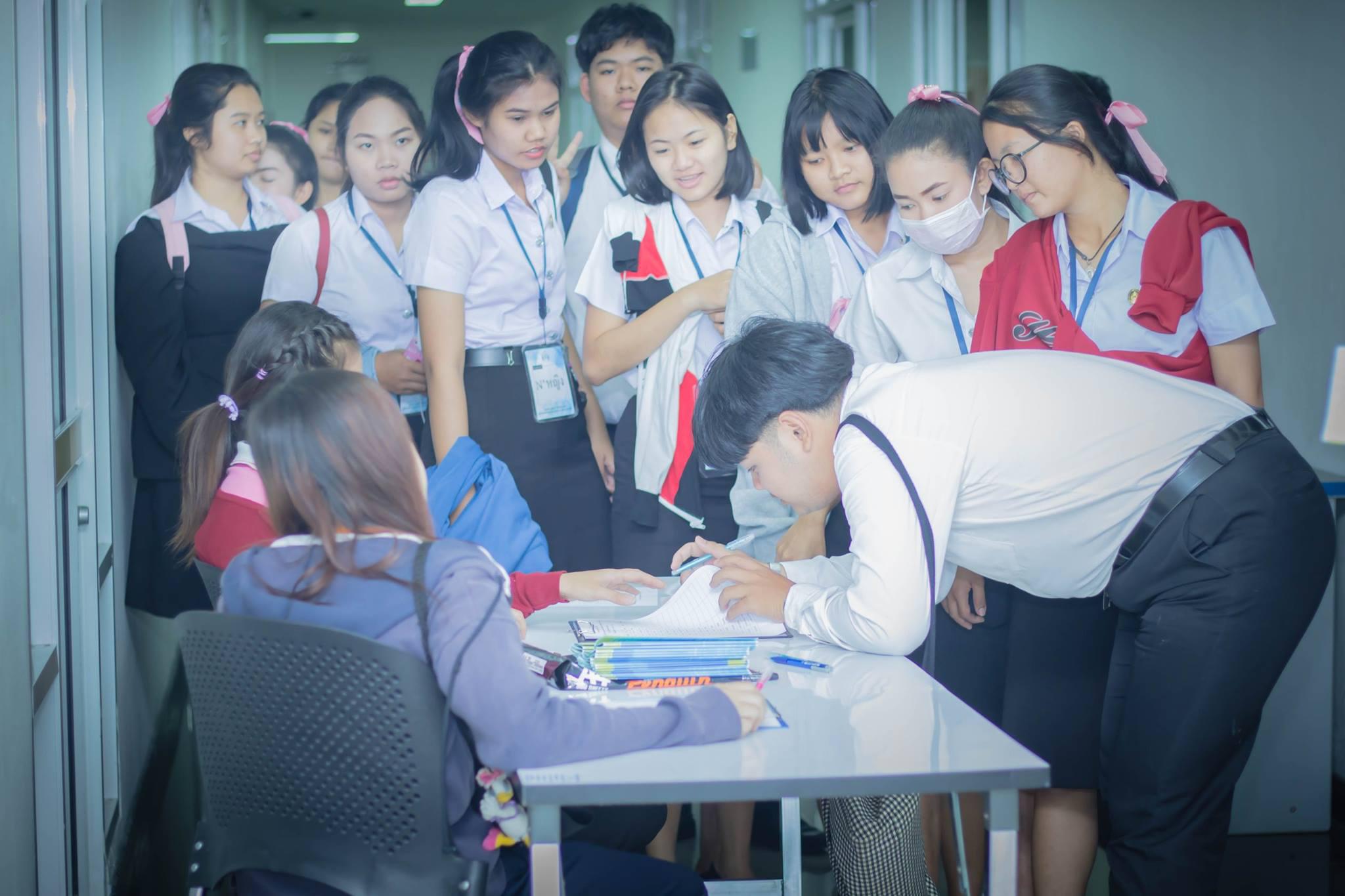 8. โครงการฝึกอมรมการใช้งาน google site นักศึกษาโปรแกรมวิชาคอมพิวเตอร์ ชั้นปีที่ 1 วันที่ 22 พฤศจิกายน 2017 