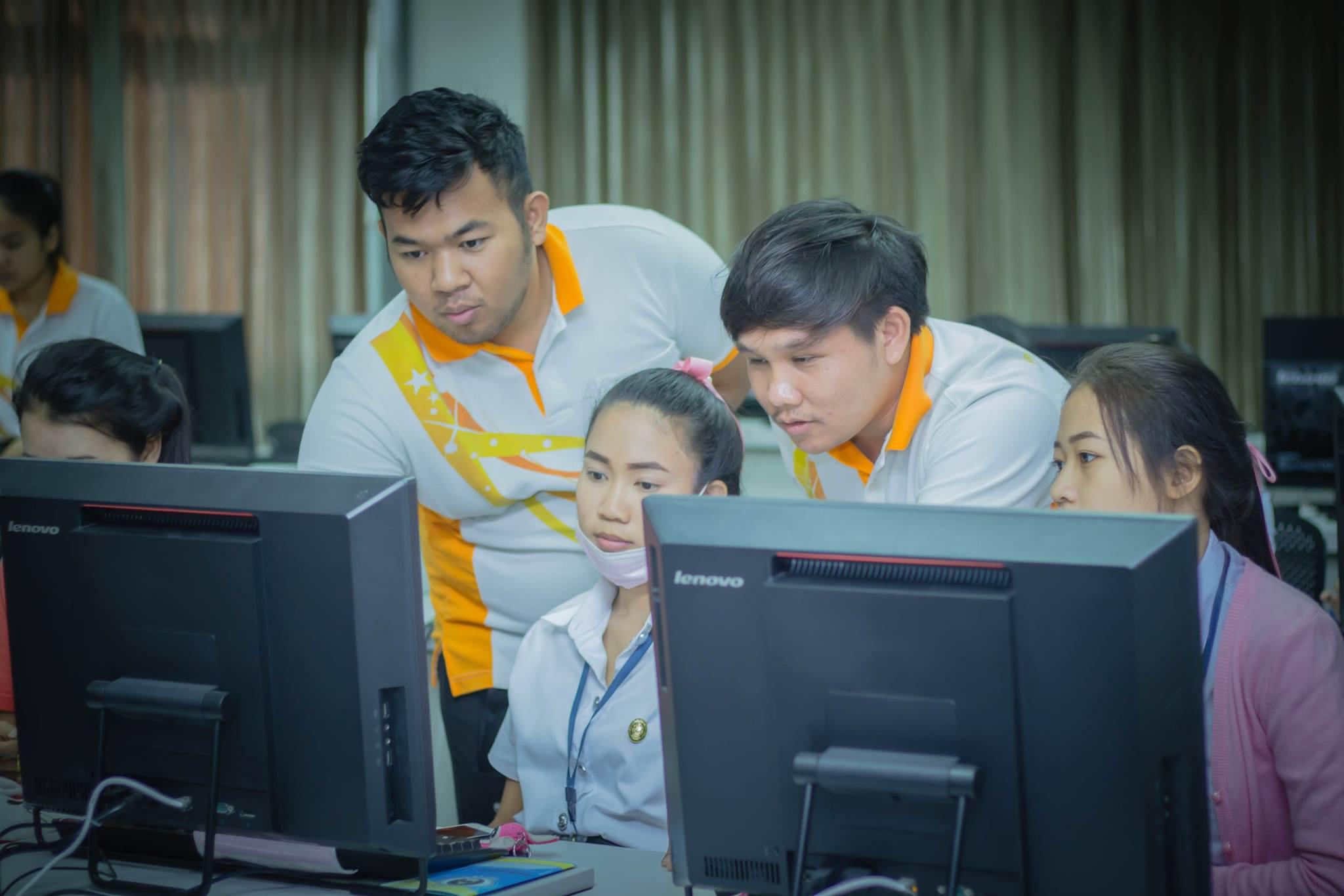 14. โครงการฝึกอมรมการใช้งาน google site นักศึกษาโปรแกรมวิชาคอมพิวเตอร์ ชั้นปีที่ 1 วันที่ 22 พฤศจิกายน 2017 