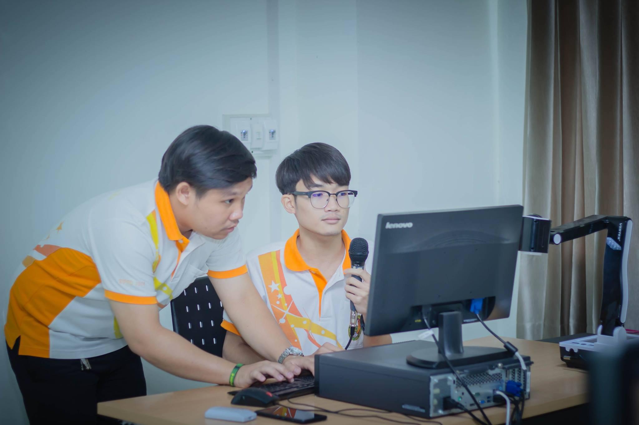 17. โครงการฝึกอมรมการใช้งาน google site นักศึกษาโปรแกรมวิชาคอมพิวเตอร์ ชั้นปีที่ 1 วันที่ 22 พฤศจิกายน 2017 