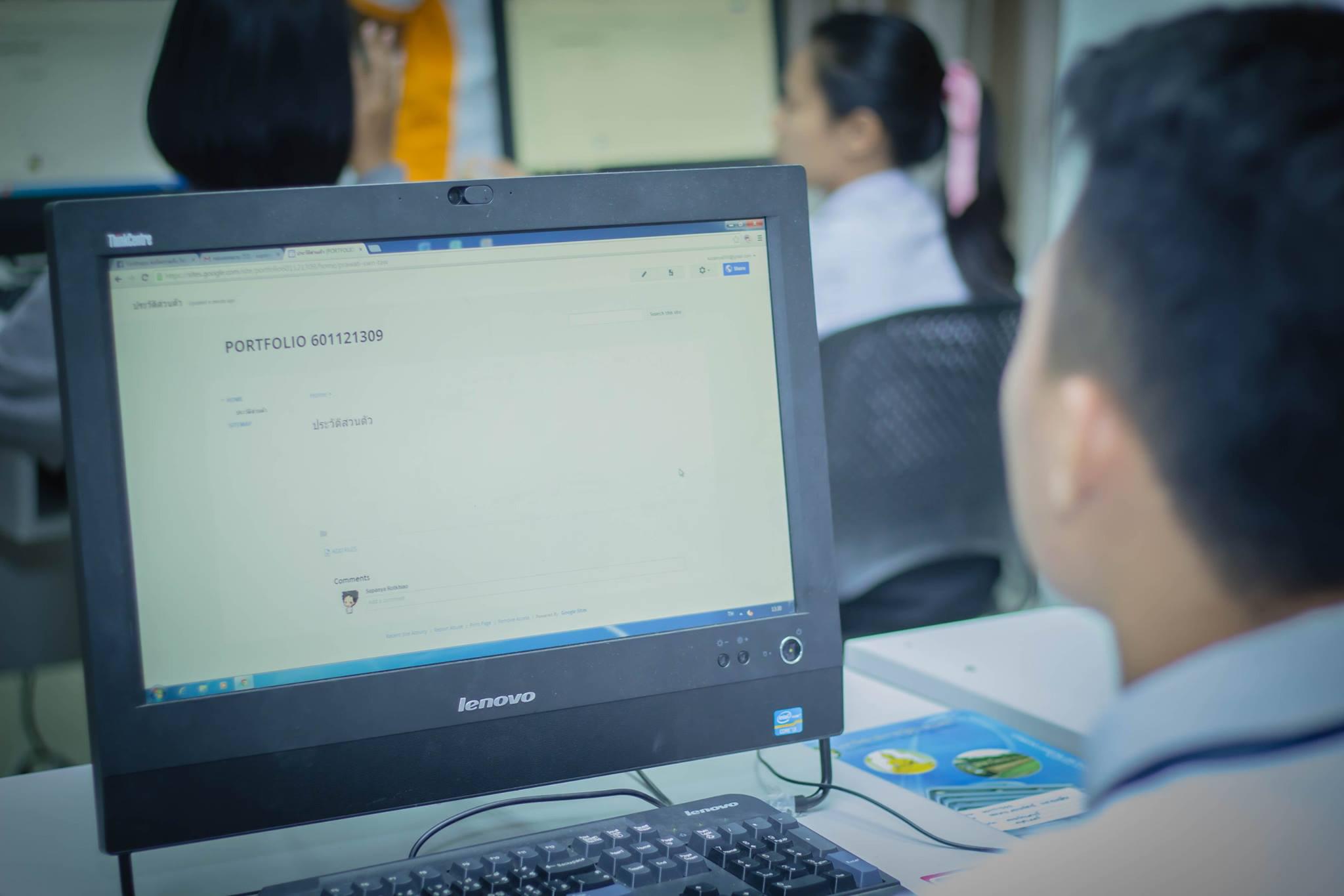 31. โครงการฝึกอมรมการใช้งาน google site นักศึกษาโปรแกรมวิชาคอมพิวเตอร์ ชั้นปีที่ 1 วันที่ 22 พฤศจิกายน 2017 
