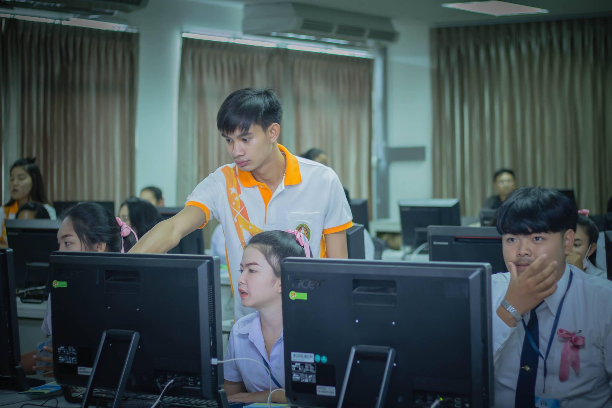 34. โครงการฝึกอมรมการใช้งาน google site นักศึกษาโปรแกรมวิชาคอมพิวเตอร์ ชั้นปีที่ 1 วันที่ 22 พฤศจิกายน 2017 