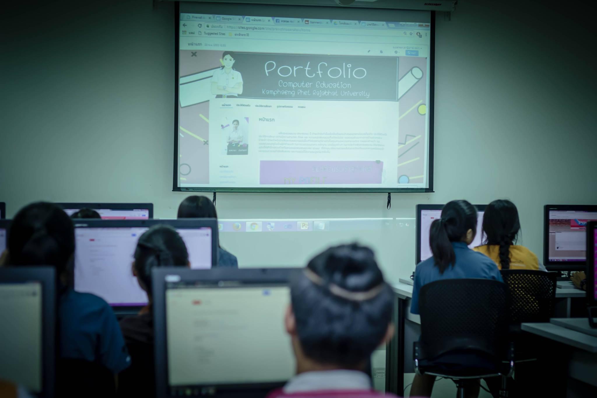 15. โครงการฝึกอมรมการใช้งาน google site นักศึกษาโปรแกรมวิชาคอมพิวเตอร์ ชั้นปีที่ 2 วันที่ 29 พฤศจิกายน 2017