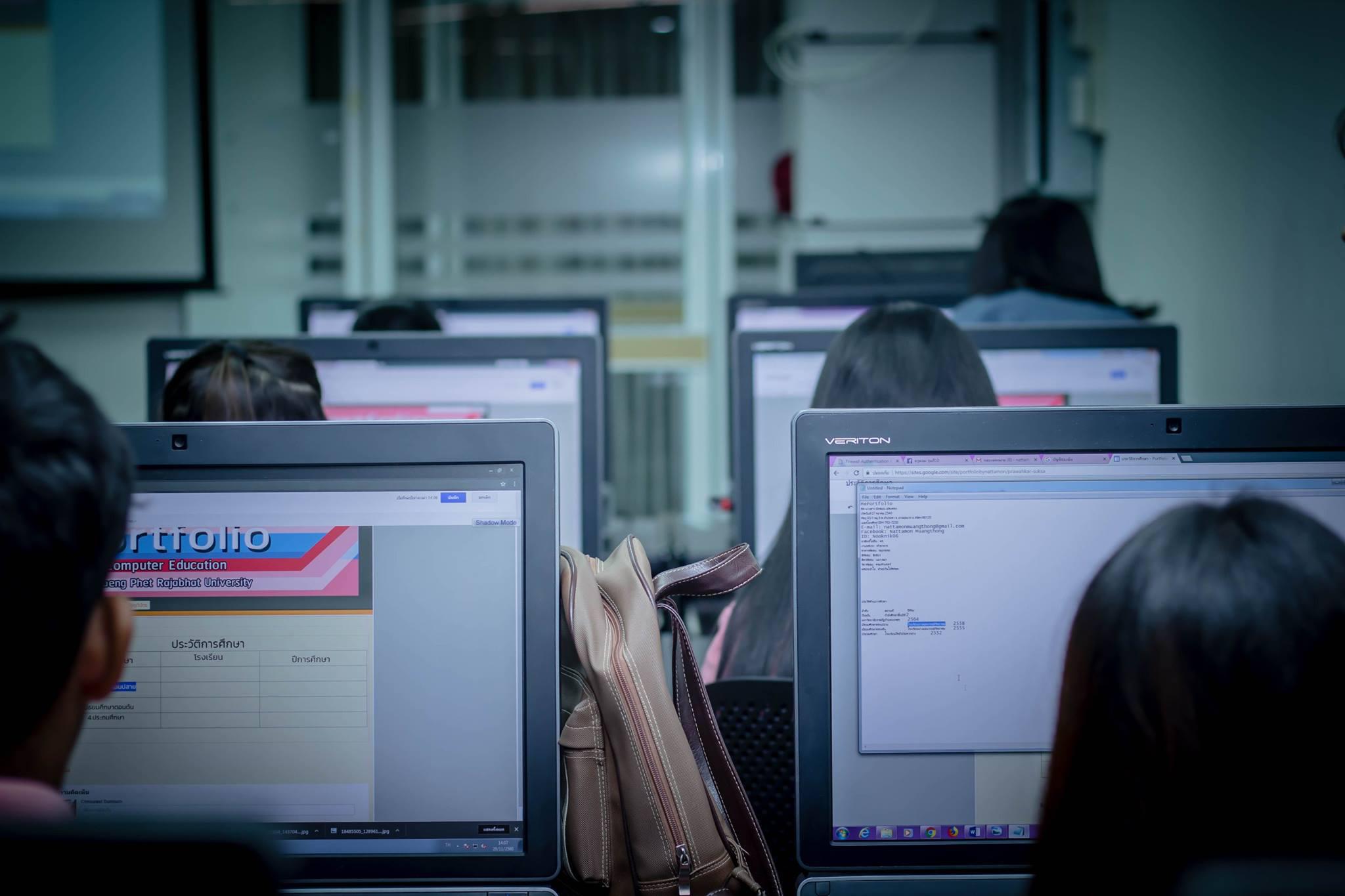 34. โครงการฝึกอมรมการใช้งาน google site นักศึกษาโปรแกรมวิชาคอมพิวเตอร์ ชั้นปีที่ 2 วันที่ 29 พฤศจิกายน 2017