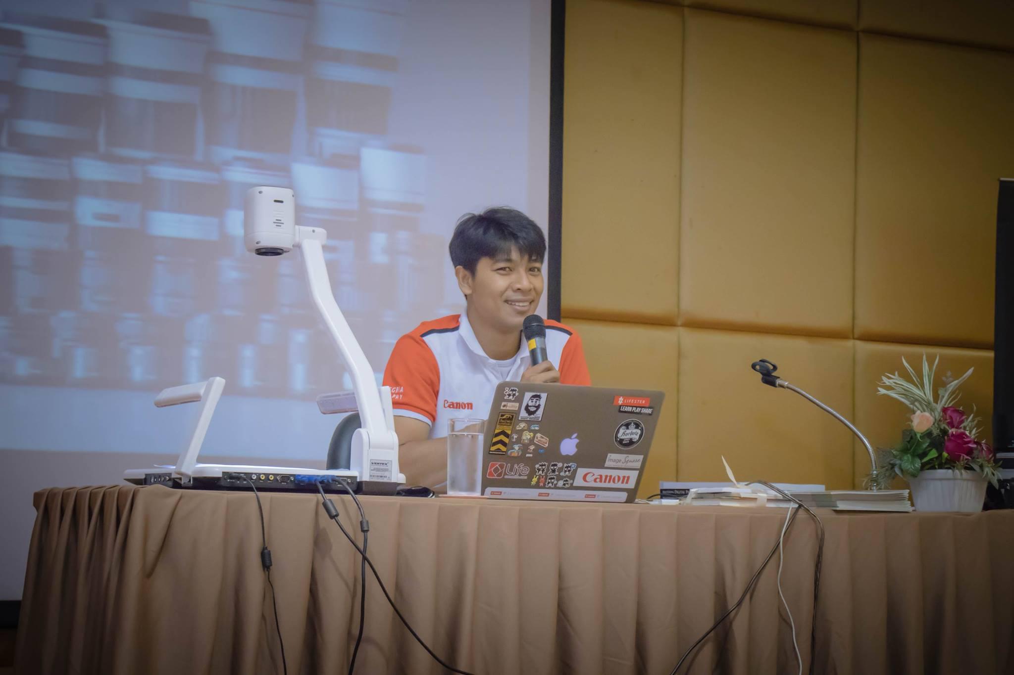 18. อมรมการเรียนรู้วัฒนธรรมประเพณีผ่านการใช้กล้องดิจิตอล โปรแกรมวิชาคอมพิวเตอร์  ชั้นปีที่ 4 รหัส 5711210 และ 5711211