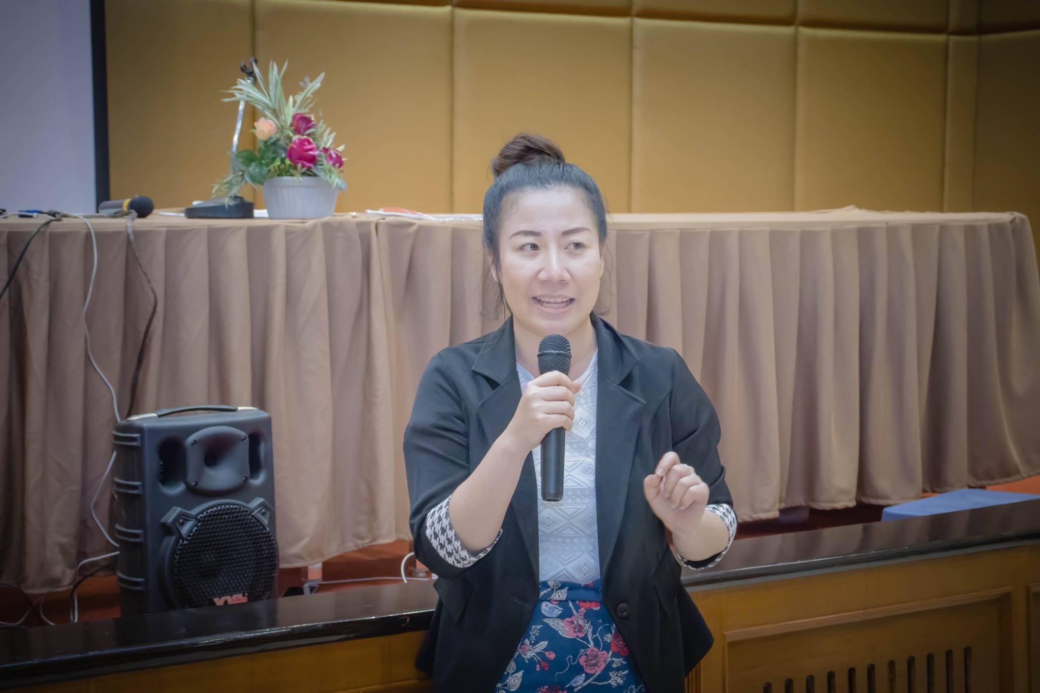 47. อมรมการเรียนรู้วัฒนธรรมประเพณีผ่านการใช้กล้องดิจิตอล โปรแกรมวิชาคอมพิวเตอร์  ชั้นปีที่ 4 รหัส 5711210 และ 5711211
