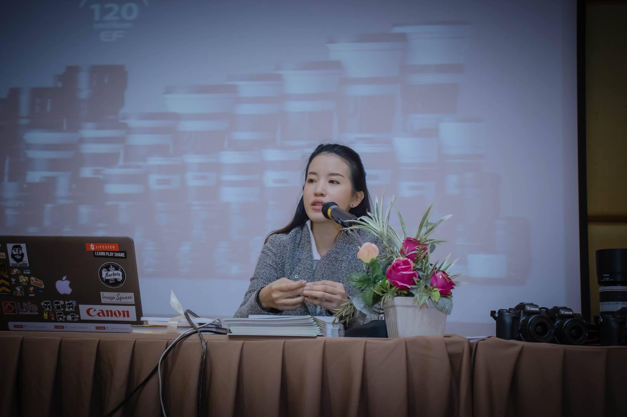 1. อมรมการเรียนรู้วัฒนธรรมประเพณีผ่านการใช้กล้องดิจิตอล โปรแกรมวิชาคอมพิวเตอร์  ชั้นปีที่ 4 รหัส 5711210 และ 5711211