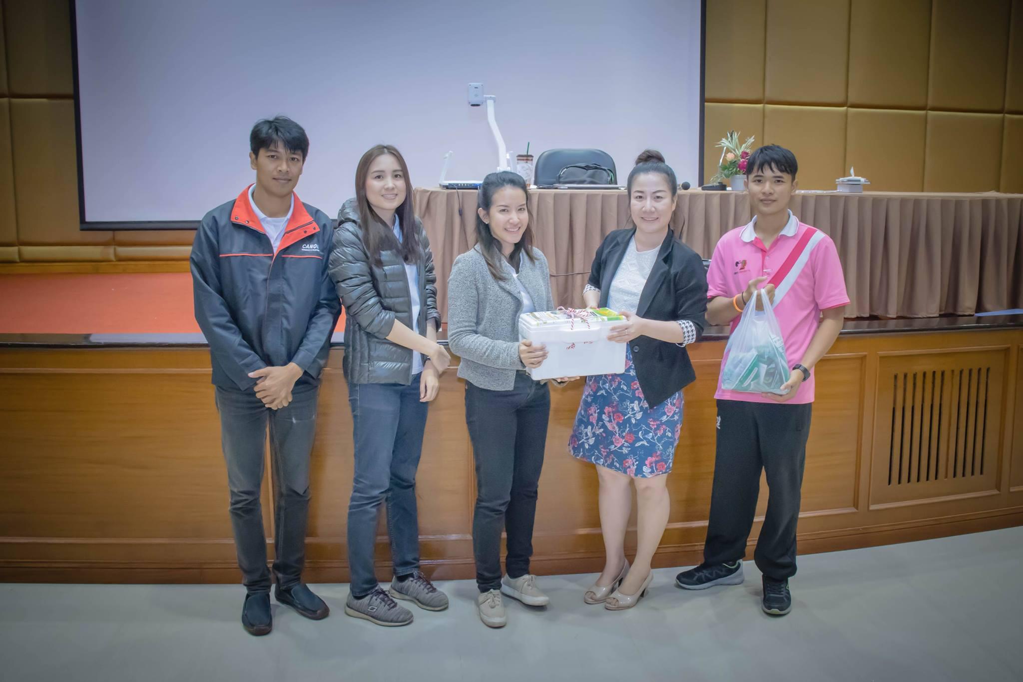 4. อมรมการเรียนรู้วัฒนธรรมประเพณีผ่านการใช้กล้องดิจิตอล โปรแกรมวิชาคอมพิวเตอร์  ชั้นปีที่ 4 รหัส 5711210 และ 5711211