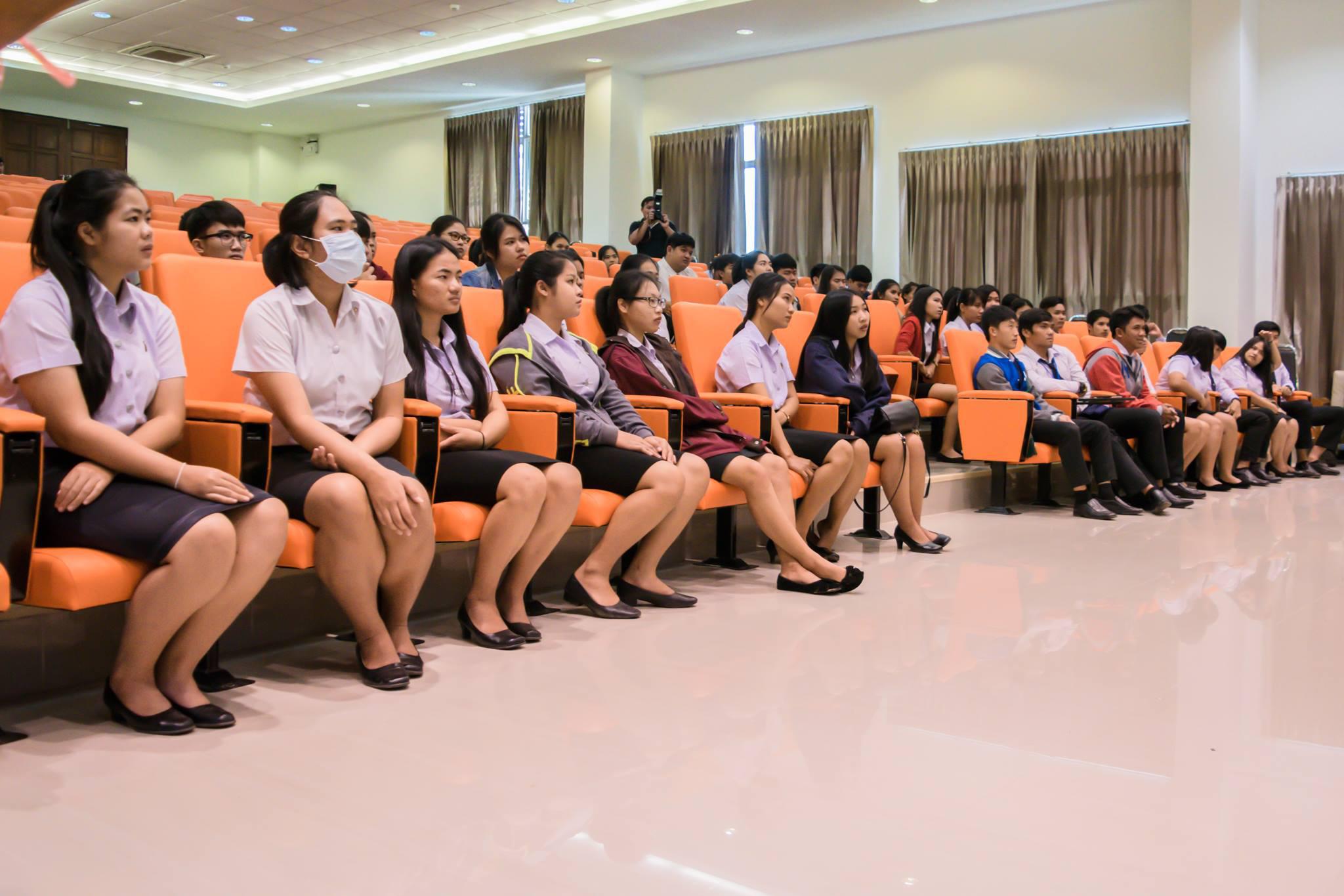 9. โครงการเตรียมความพร้อมสอบบรรจุวิชาเอก โปรแกรมวิชาคอมพิวเตอร์ ชั้นปีที่ 4-5 วันที่ 20 - 21 มกราคม 2018