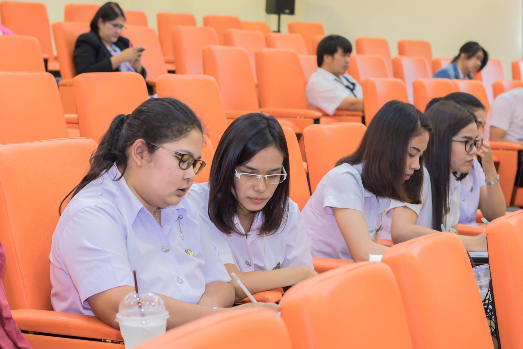 11. โครงการเตรียมความพร้อมสอบบรรจุวิชาเอก โปรแกรมวิชาคอมพิวเตอร์ ชั้นปีที่ 4-5 วันที่ 20 - 21 มกราคม 2018