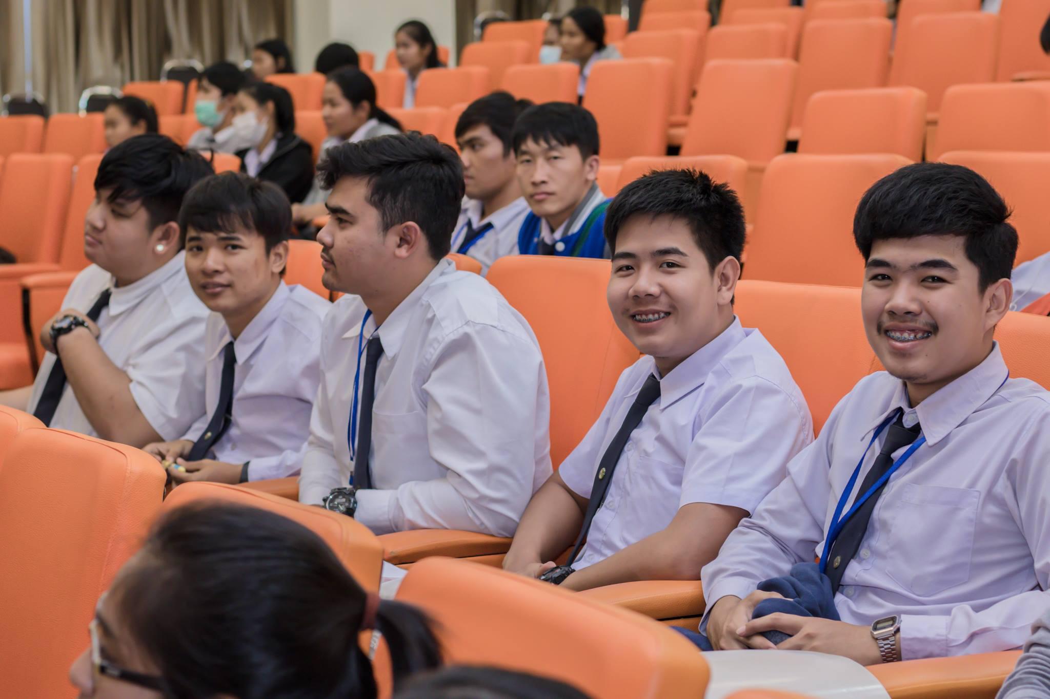 17. โครงการเตรียมความพร้อมสอบบรรจุวิชาเอก โปรแกรมวิชาคอมพิวเตอร์ ชั้นปีที่ 4-5 วันที่ 20 - 21 มกราคม 2018