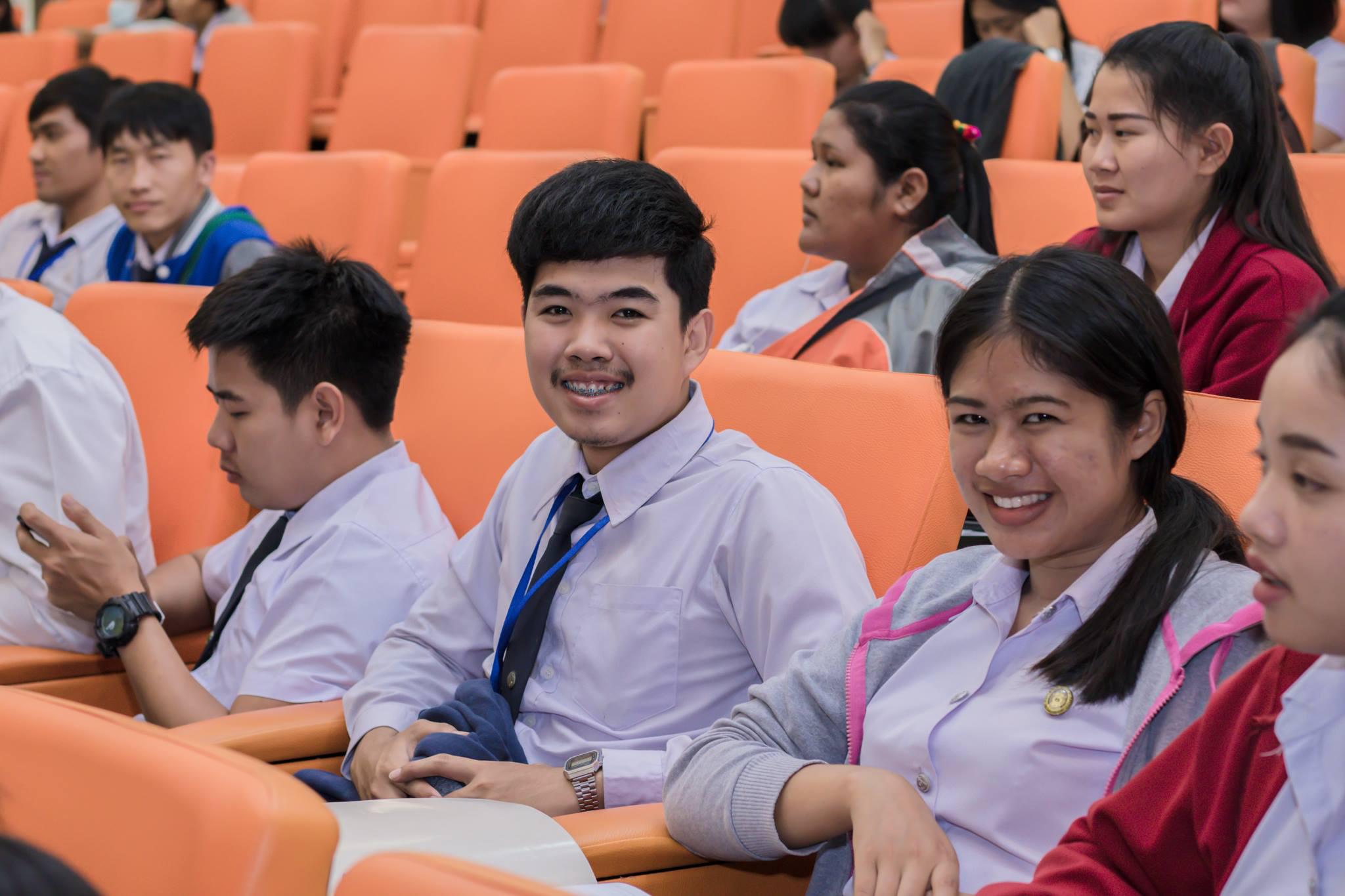 28. โครงการเตรียมความพร้อมสอบบรรจุวิชาเอก โปรแกรมวิชาคอมพิวเตอร์ ชั้นปีที่ 4-5 วันที่ 20 - 21 มกราคม 2018