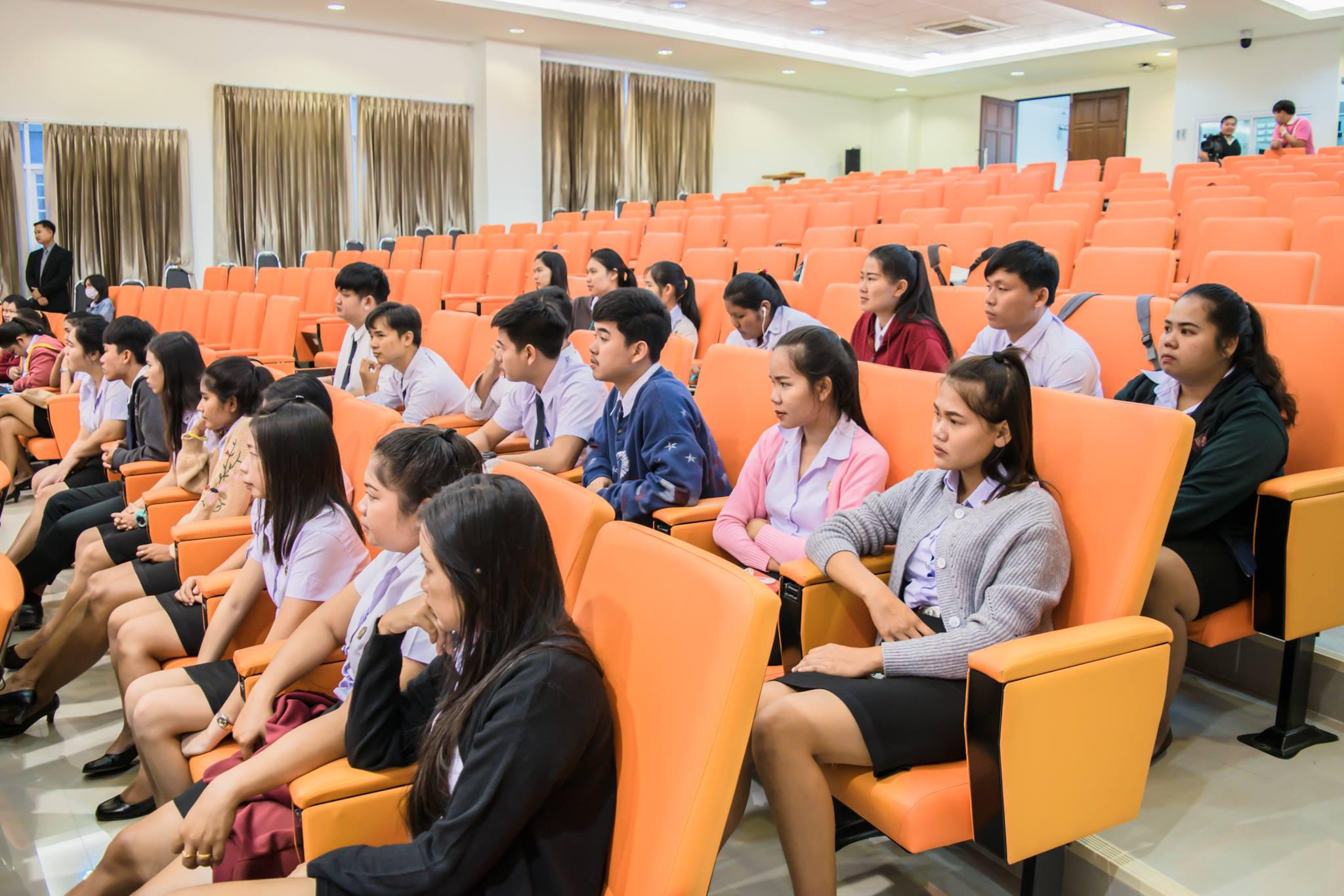 29. โครงการเตรียมความพร้อมสอบบรรจุวิชาเอก โปรแกรมวิชาคอมพิวเตอร์ ชั้นปีที่ 4-5 วันที่ 20 - 21 มกราคม 2018