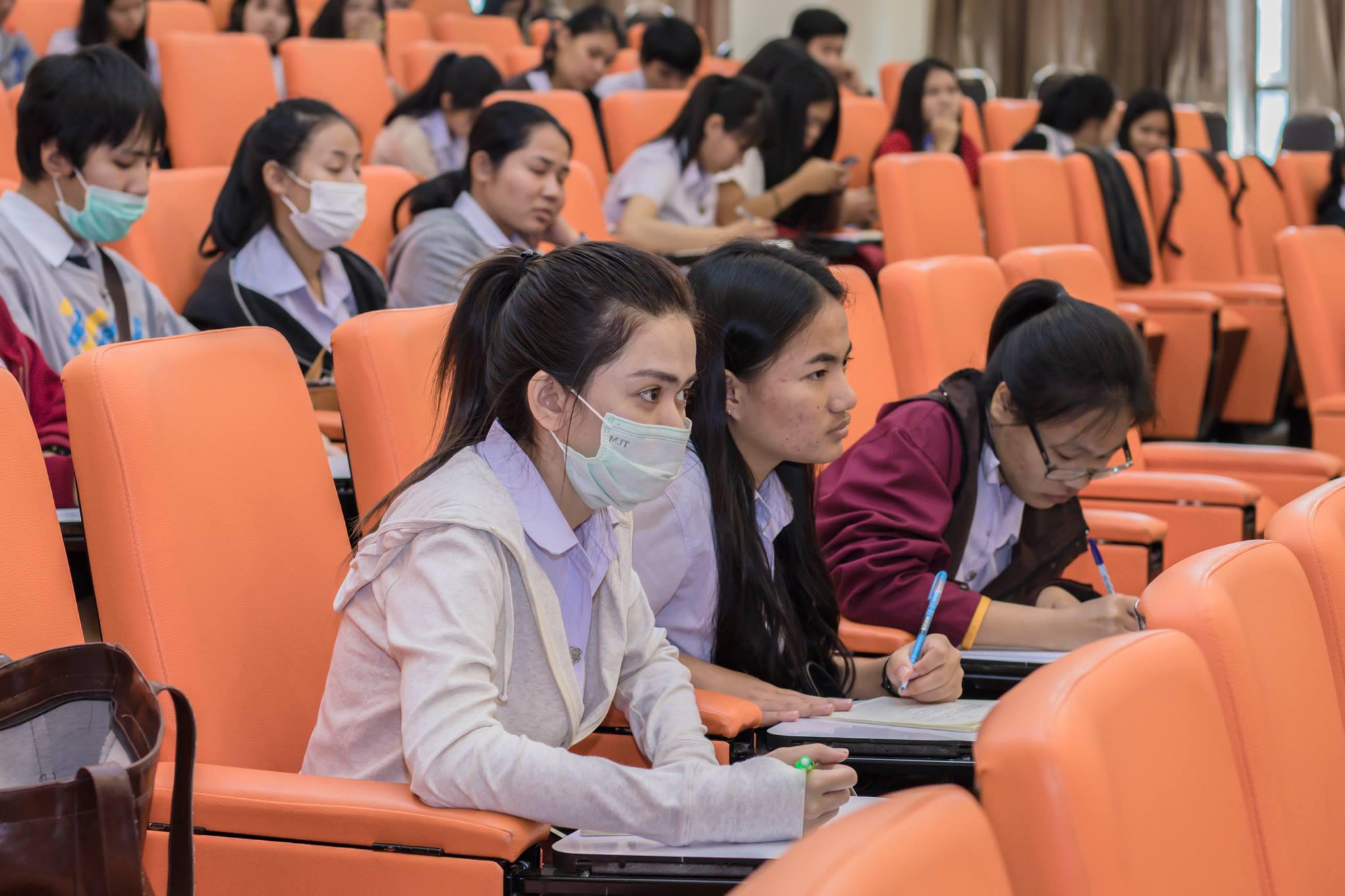 31. โครงการเตรียมความพร้อมสอบบรรจุวิชาเอก โปรแกรมวิชาคอมพิวเตอร์ ชั้นปีที่ 4-5 วันที่ 20 - 21 มกราคม 2018