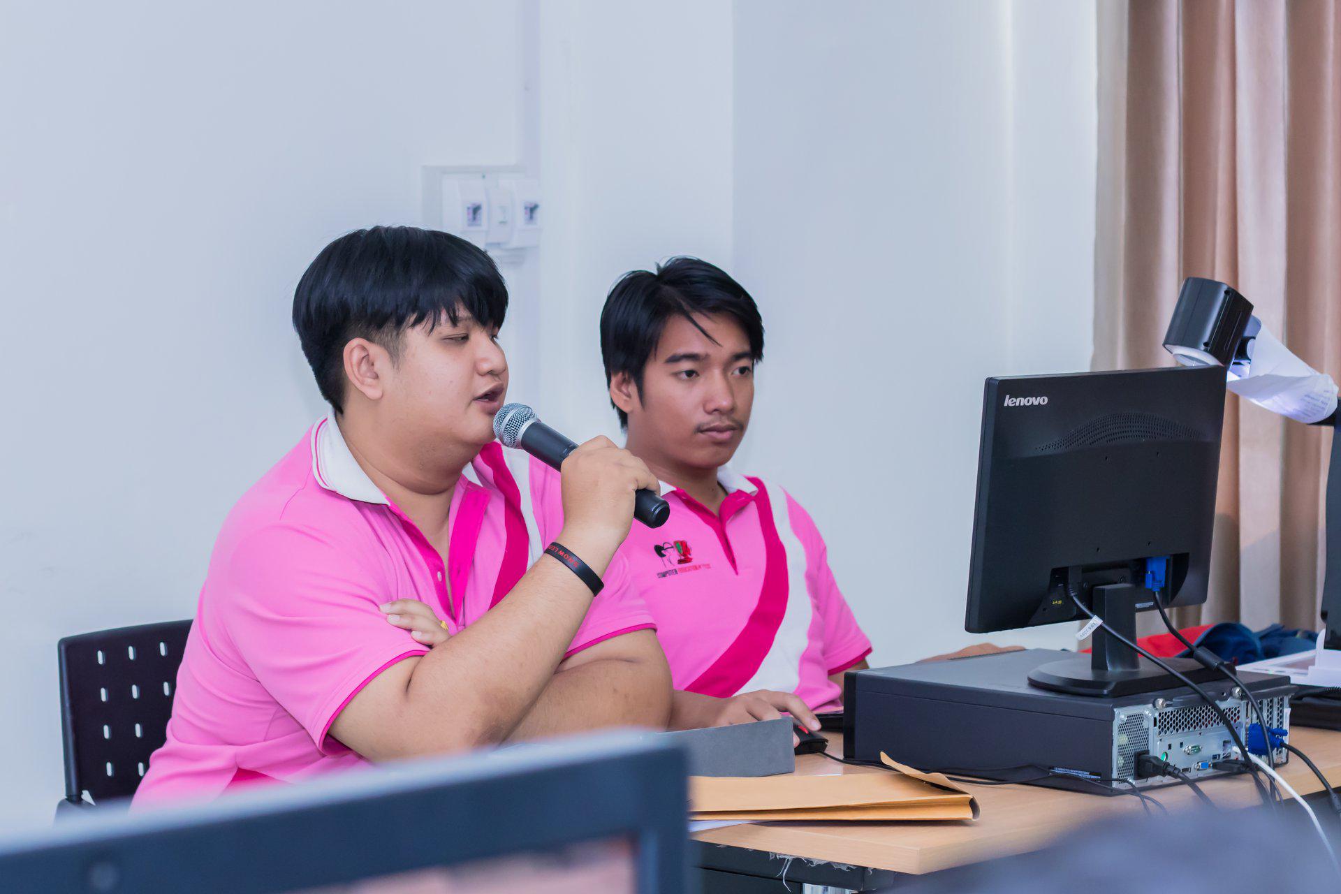 2. โครงการฝึกอมรมการใช้งาน google site นักศึกษาโปรแกรมวิชาคอมพิวเตอร์ ชั้นปีที่ 3 วันที่ 7 กุมภาพันธ์  2018