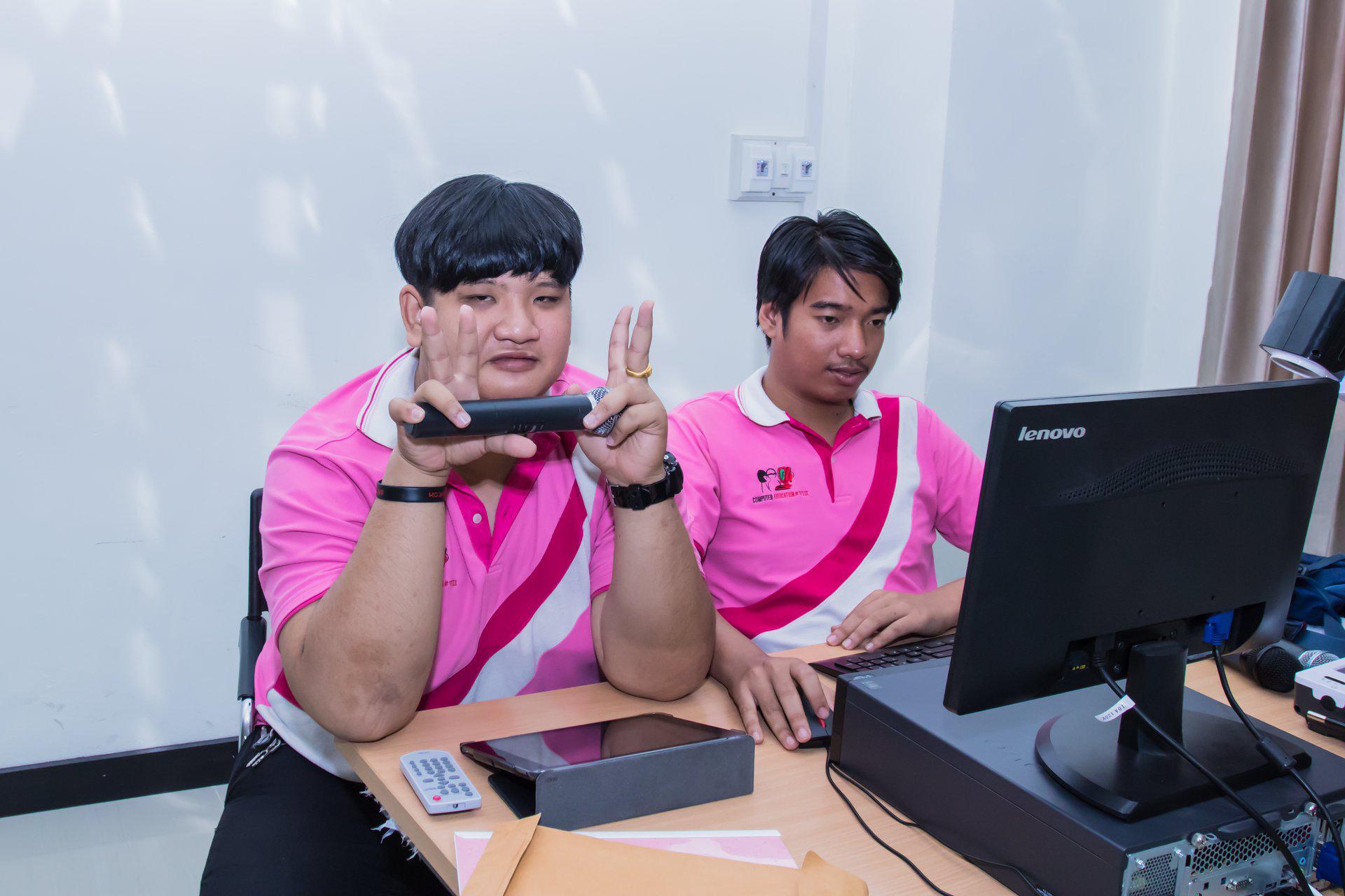 21. โครงการฝึกอมรมการใช้งาน google site นักศึกษาโปรแกรมวิชาคอมพิวเตอร์ ชั้นปีที่ 3 วันที่ 7 กุมภาพันธ์  2018