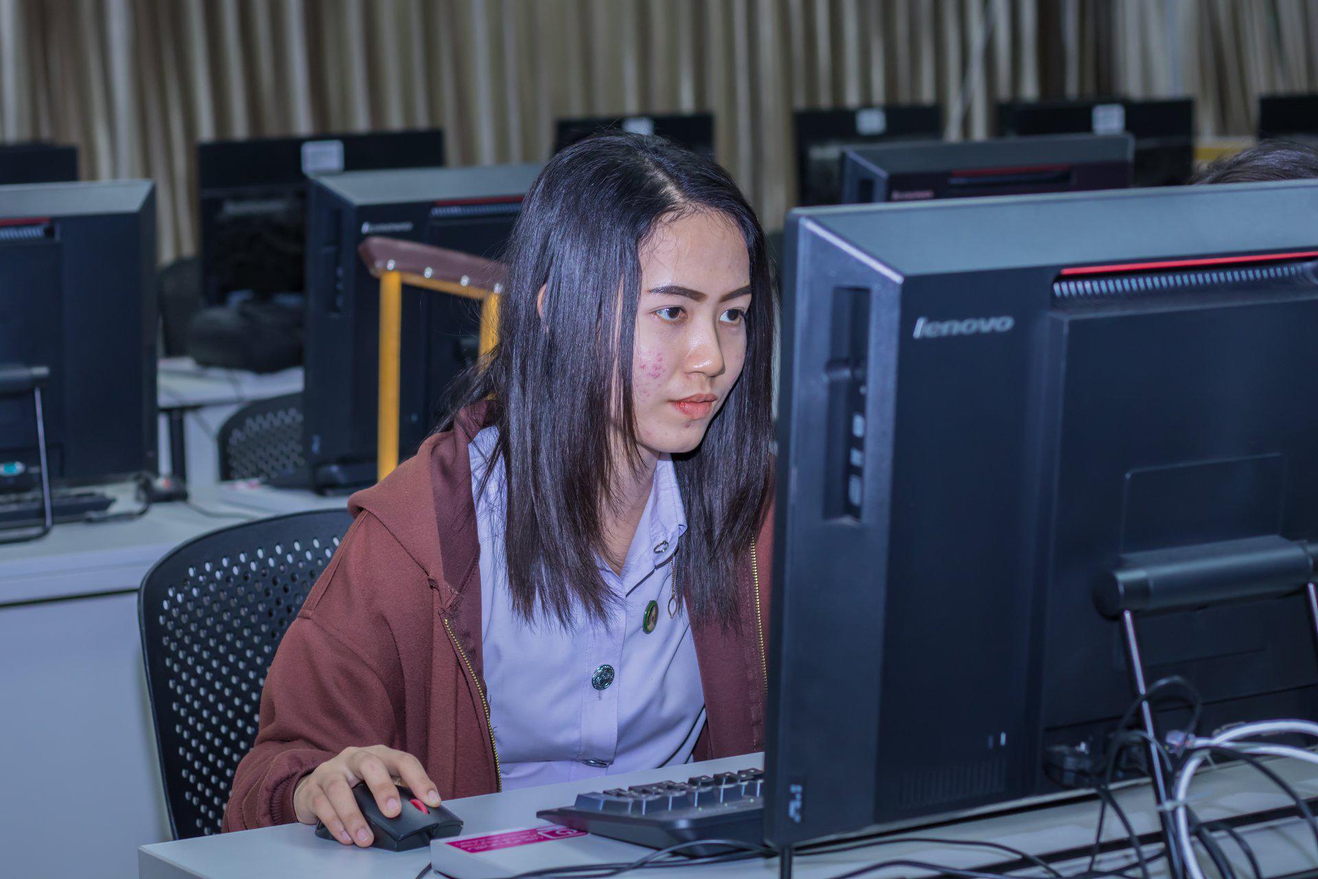 32. โครงการฝึกอมรมการใช้งาน google site นักศึกษาโปรแกรมวิชาคอมพิวเตอร์ ชั้นปีที่ 3 วันที่ 7 กุมภาพันธ์  2018