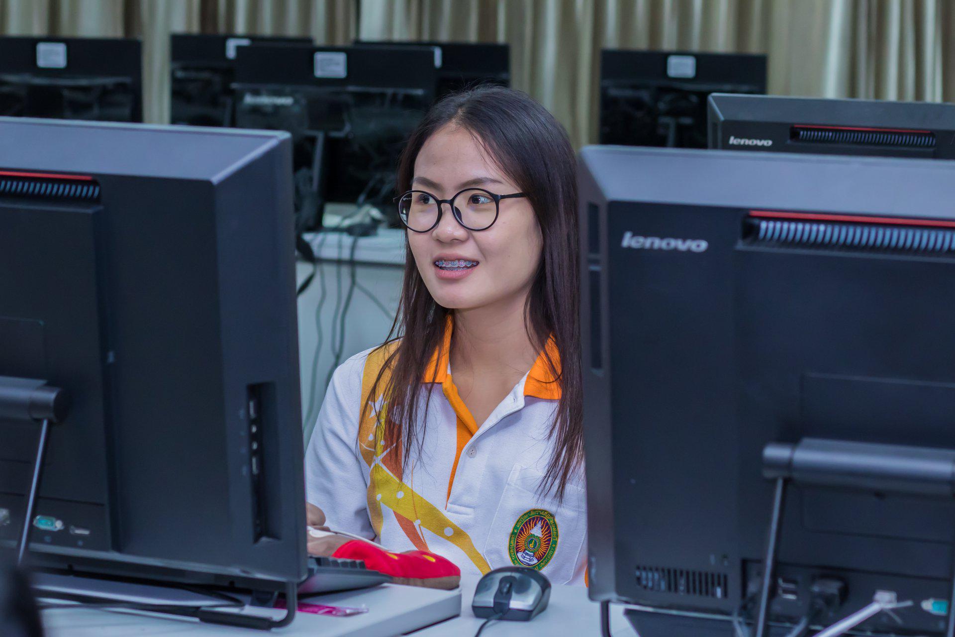 44. โครงการฝึกอมรมการใช้งาน google site นักศึกษาโปรแกรมวิชาคอมพิวเตอร์ ชั้นปีที่ 3 วันที่ 7 กุมภาพันธ์  2018