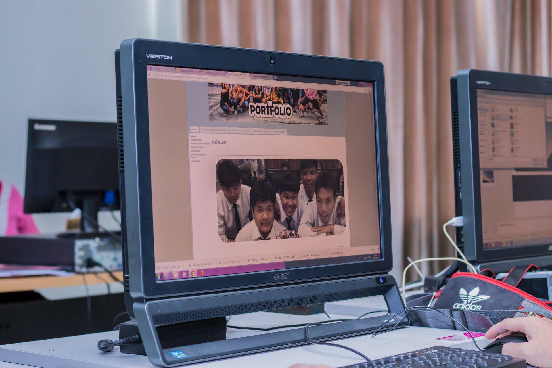 45. โครงการฝึกอมรมการใช้งาน google site นักศึกษาโปรแกรมวิชาคอมพิวเตอร์ ชั้นปีที่ 3 วันที่ 7 กุมภาพันธ์  2018