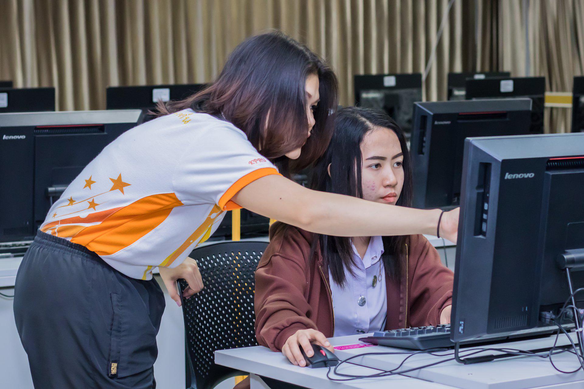 48. โครงการฝึกอมรมการใช้งาน google site นักศึกษาโปรแกรมวิชาคอมพิวเตอร์ ชั้นปีที่ 3 วันที่ 7 กุมภาพันธ์  2018