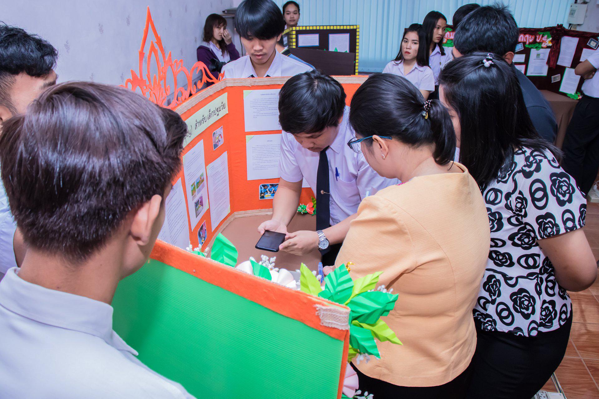 15. นิทรรศการโครงงานคอมพิวเตอร์  นักศึกษาโปรแกรมวิชาคอมพิวเตอร์ ชั้นปีที่ 4 วันที่ 3 มีนาคม 2018