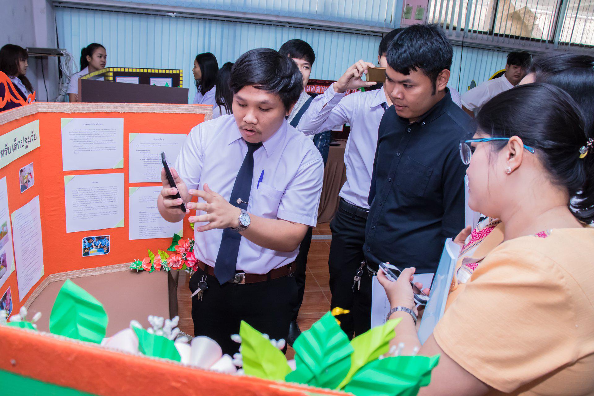 70. นิทรรศการโครงงานคอมพิวเตอร์  นักศึกษาโปรแกรมวิชาคอมพิวเตอร์ ชั้นปีที่ 4 วันที่ 3 มีนาคม 2018