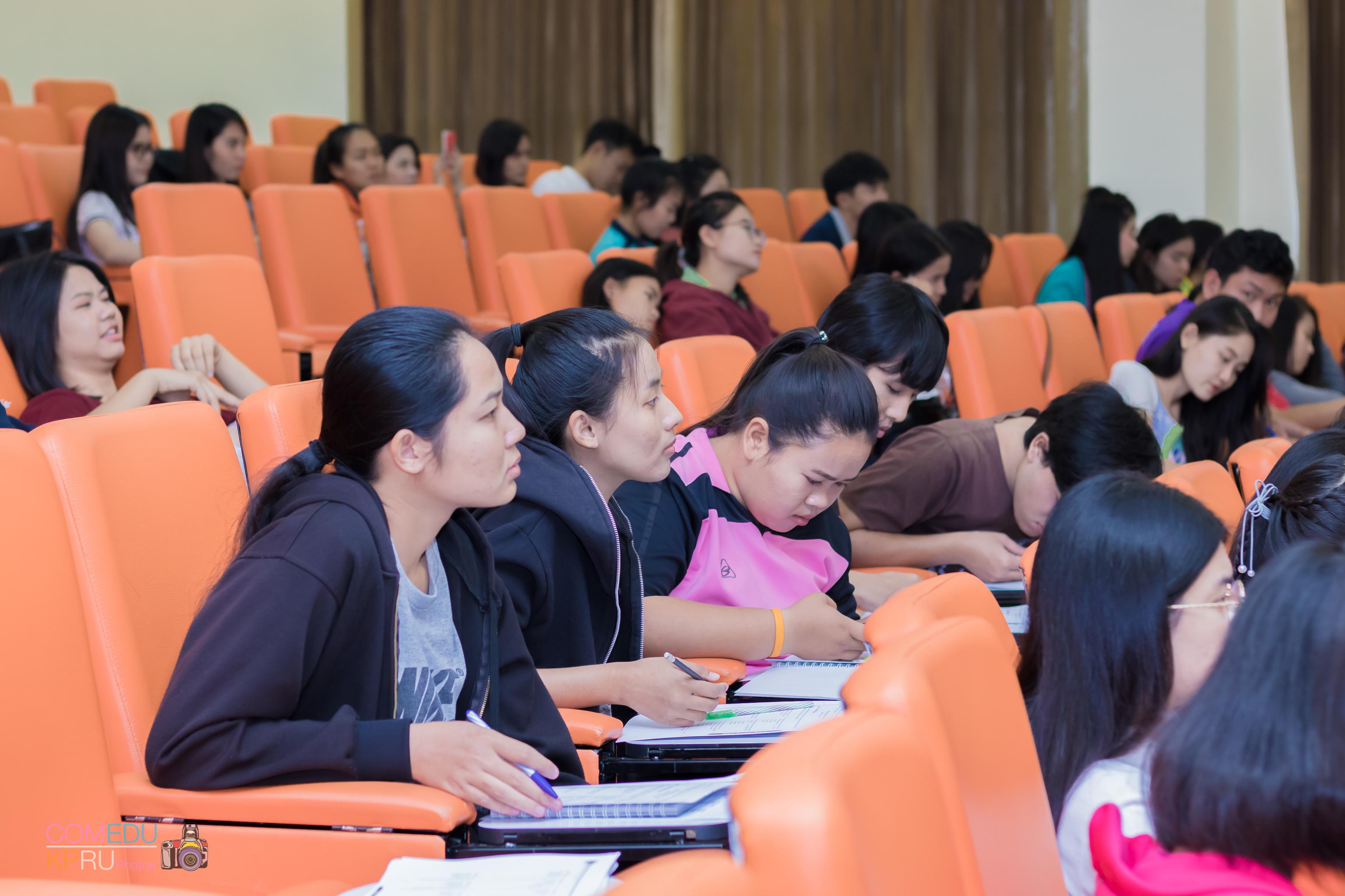 5. อบรมทักษะภาษาอังกฤษ TOEIC นักศึกษาชั้นปีที่ 5 โปรแกรมวิชาคอมพิวเตอร์ วันที่ 20 มีนาคม 2018