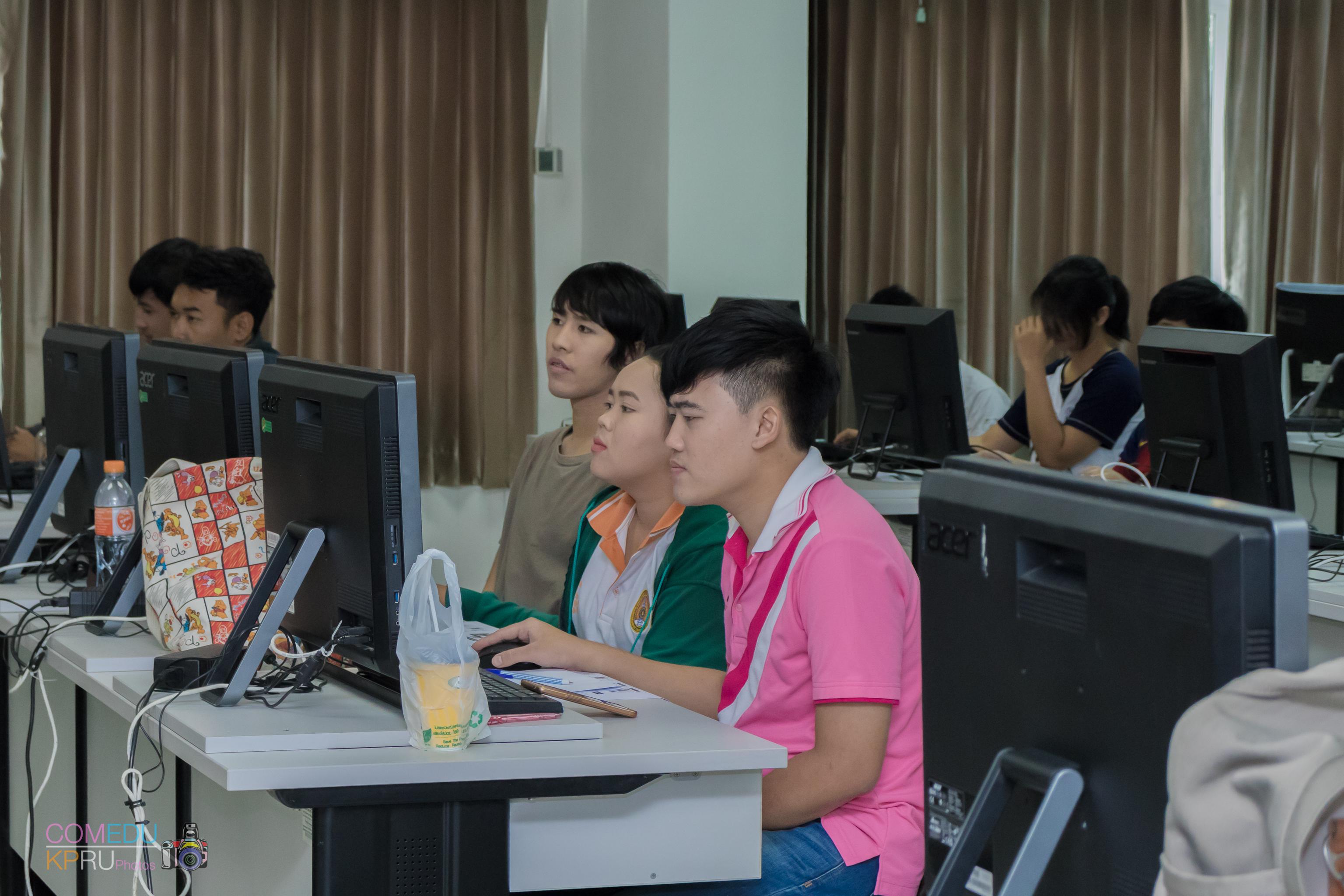 4. โครงการติวสอบบรรจุวิชาเอก สาขาวิชาคอมพิวเตอร์  วิทยากร อ.วิโรจน์ เจกะวงค์ วันที่ 24 มีนาคม 2018