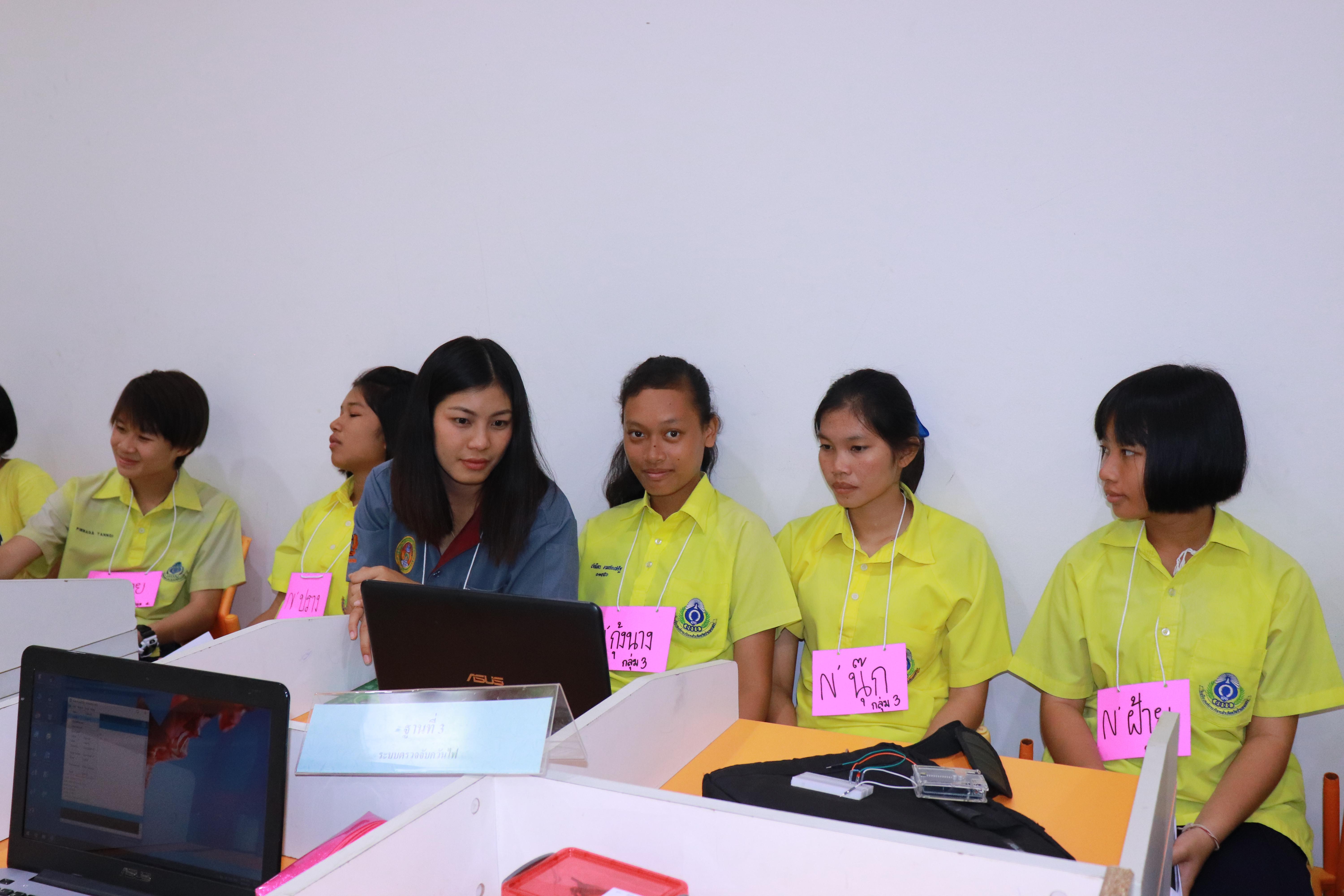 58. โครงการอบรมเชิงปฏิบัติการการพัฒนาโครงงานคอมพิวเตอร์ ด้วยระบบสมองกลฝังตัวและการเขียนโปรแกรมคอมพิวเตอร์  1-3 สิงหาคม 2561 ณ โรงเรียนองค์การบริหารส่วนจังหวัดกำแพงเพชร