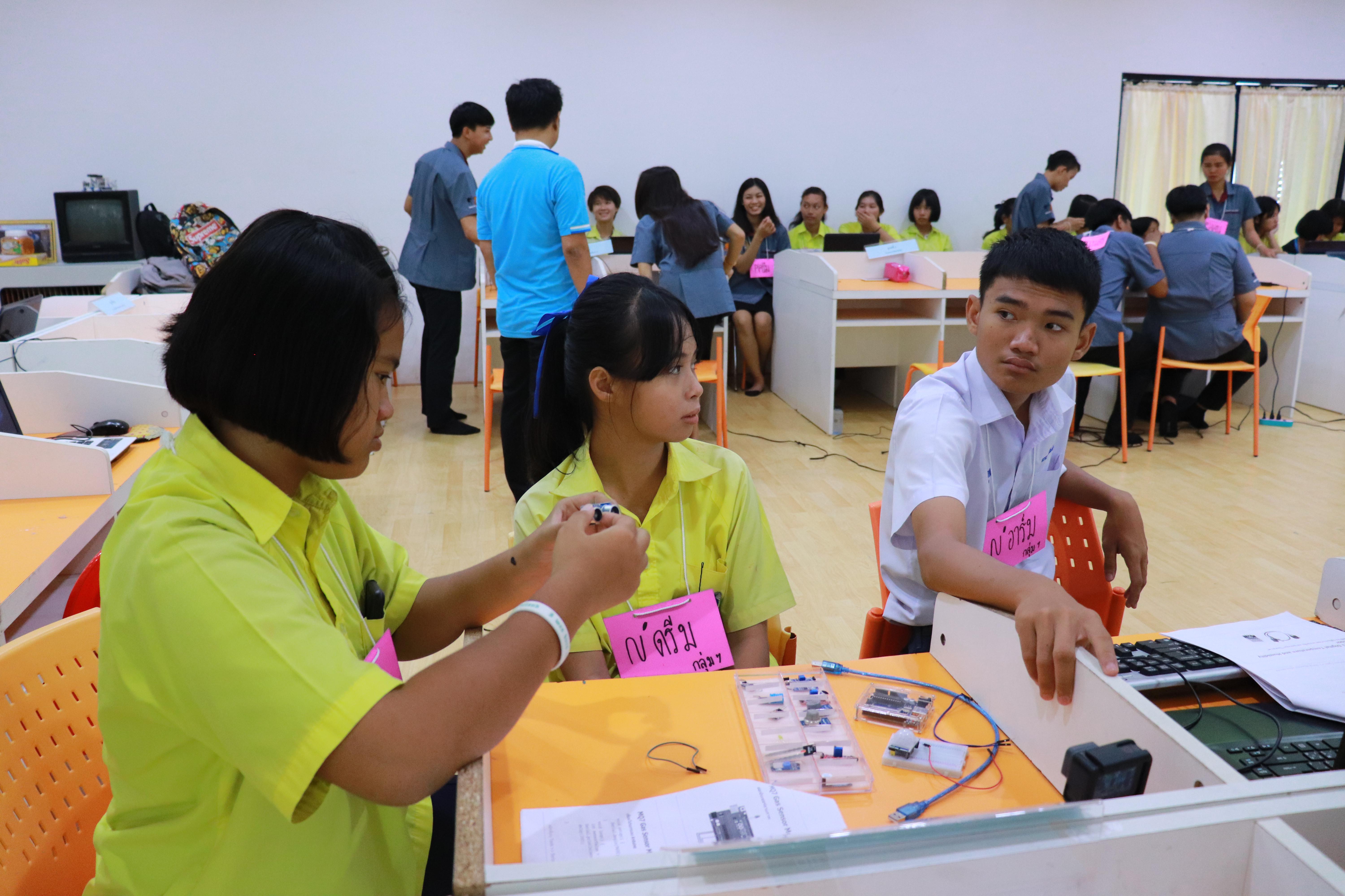 59. โครงการอบรมเชิงปฏิบัติการการพัฒนาโครงงานคอมพิวเตอร์ ด้วยระบบสมองกลฝังตัวและการเขียนโปรแกรมคอมพิวเตอร์  1-3 สิงหาคม 2561 ณ โรงเรียนองค์การบริหารส่วนจังหวัดกำแพงเพชร