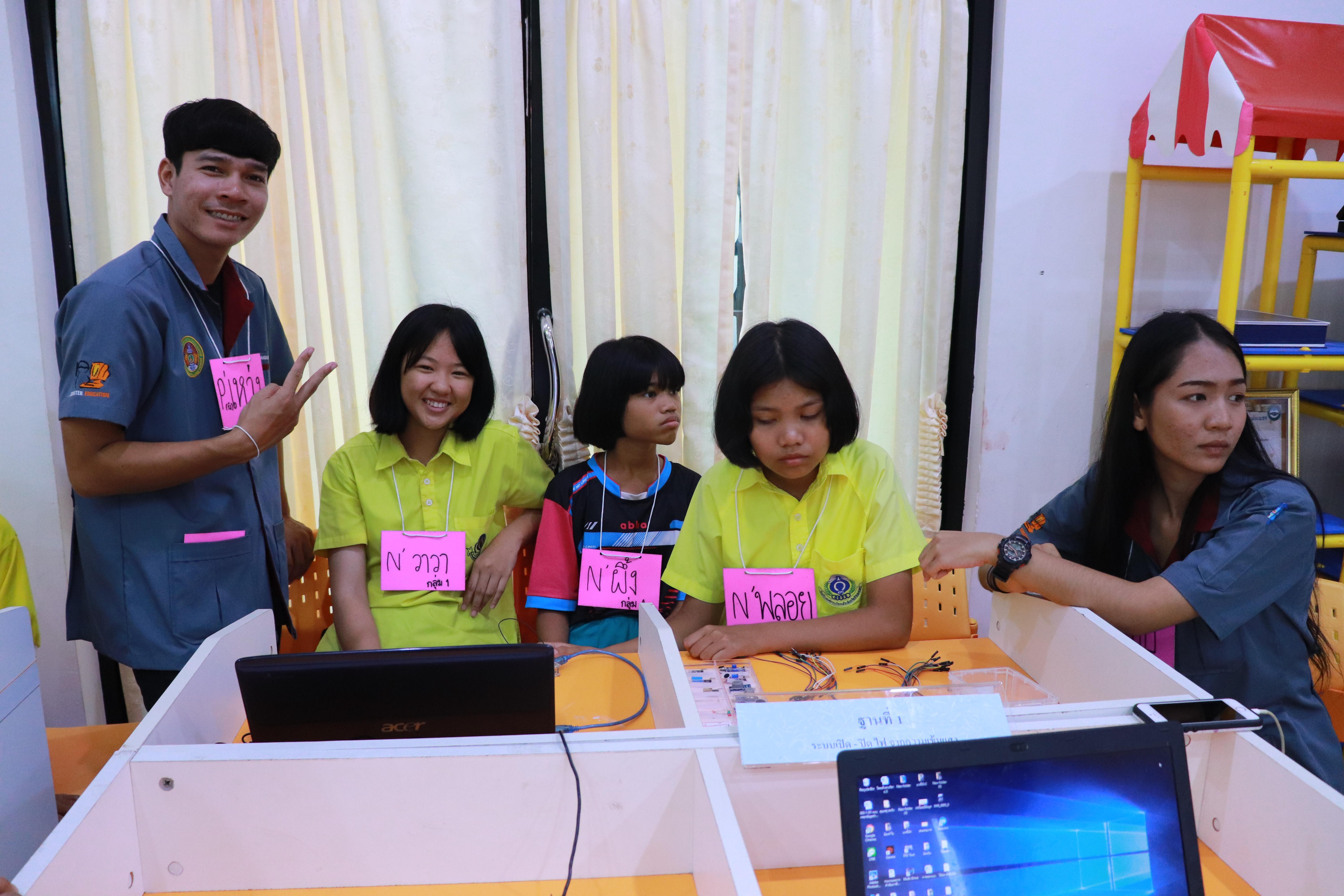 74. โครงการอบรมเชิงปฏิบัติการการพัฒนาโครงงานคอมพิวเตอร์ ด้วยระบบสมองกลฝังตัวและการเขียนโปรแกรมคอมพิวเตอร์  1-3 สิงหาคม 2561 ณ โรงเรียนองค์การบริหารส่วนจังหวัดกำแพงเพชร