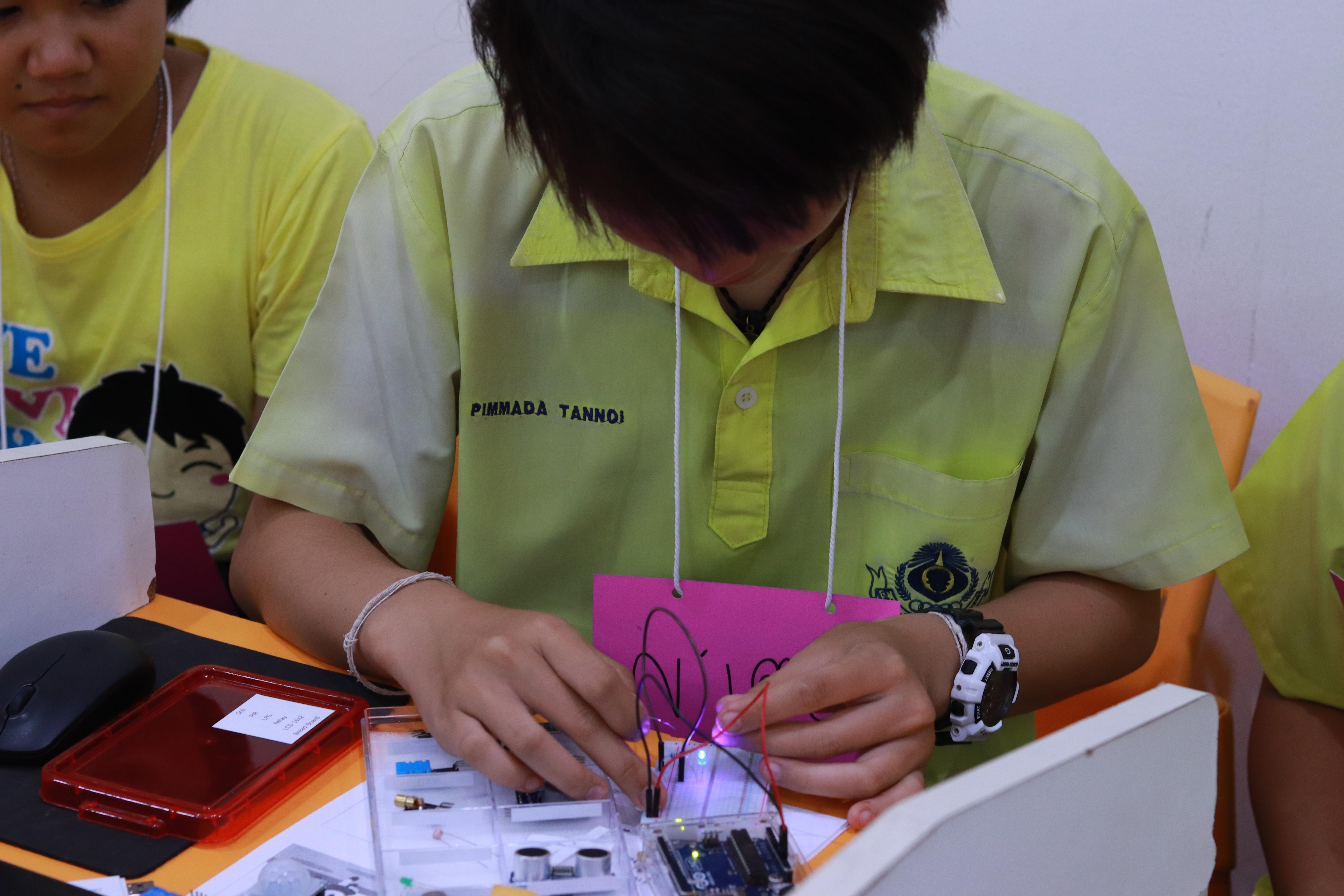 84. โครงการอบรมเชิงปฏิบัติการการพัฒนาโครงงานคอมพิวเตอร์ ด้วยระบบสมองกลฝังตัวและการเขียนโปรแกรมคอมพิวเตอร์  1-3 สิงหาคม 2561 ณ โรงเรียนองค์การบริหารส่วนจังหวัดกำแพงเพชร