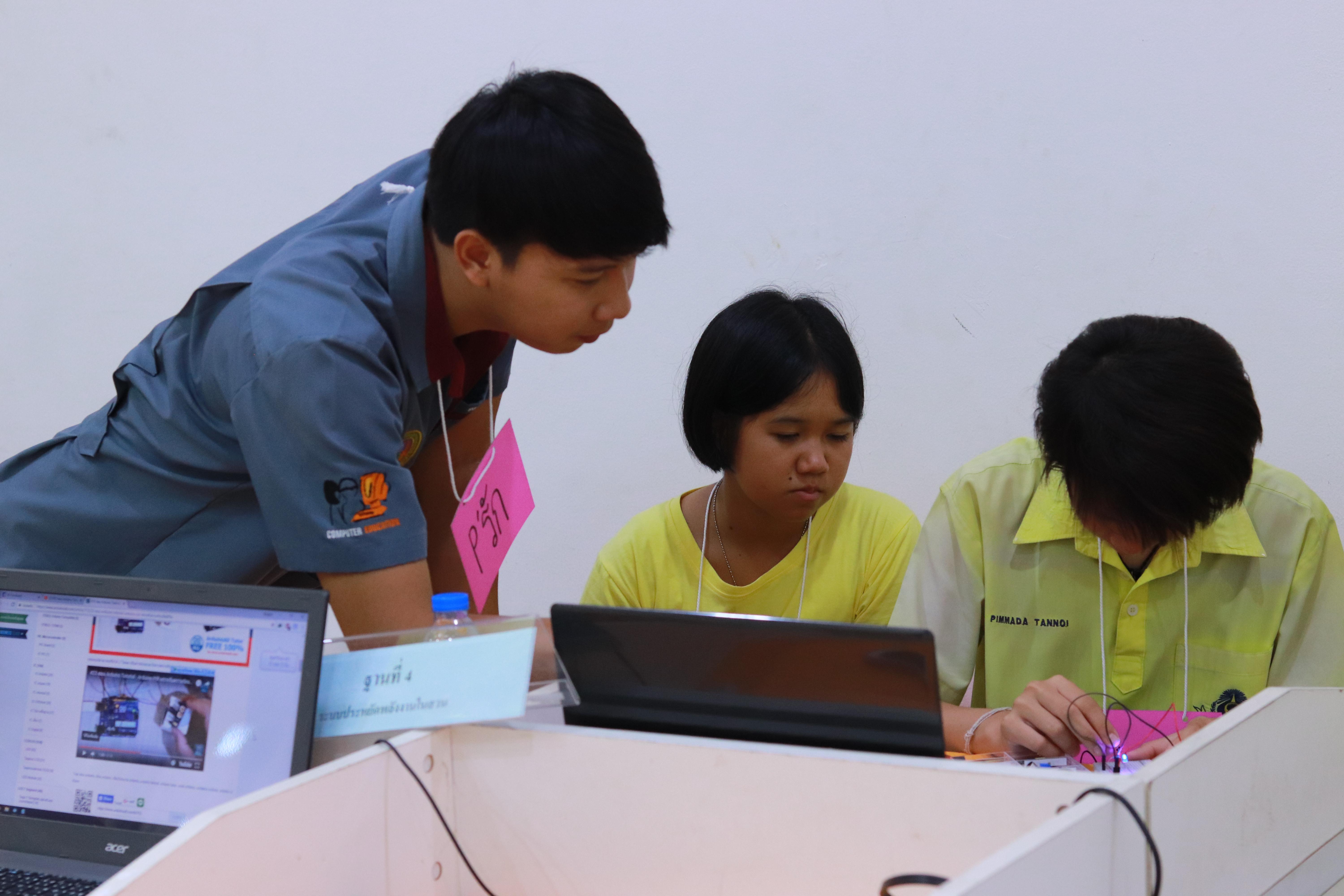 87. โครงการอบรมเชิงปฏิบัติการการพัฒนาโครงงานคอมพิวเตอร์ ด้วยระบบสมองกลฝังตัวและการเขียนโปรแกรมคอมพิวเตอร์  1-3 สิงหาคม 2561 ณ โรงเรียนองค์การบริหารส่วนจังหวัดกำแพงเพชร
