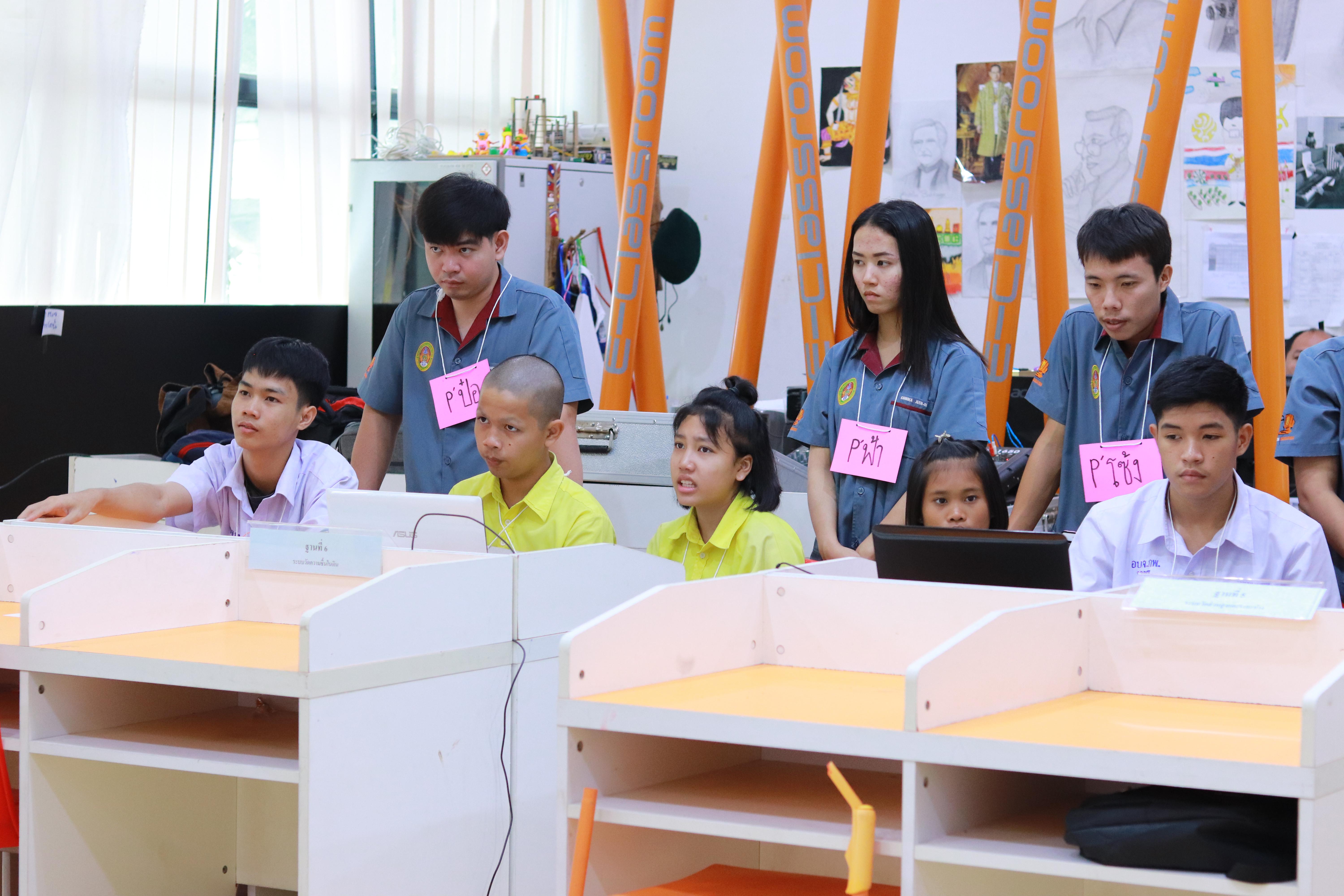 113. โครงการอบรมเชิงปฏิบัติการการพัฒนาโครงงานคอมพิวเตอร์ ด้วยระบบสมองกลฝังตัวและการเขียนโปรแกรมคอมพิวเตอร์  1-3 สิงหาคม 2561 ณ โรงเรียนองค์การบริหารส่วนจังหวัดกำแพงเพชร