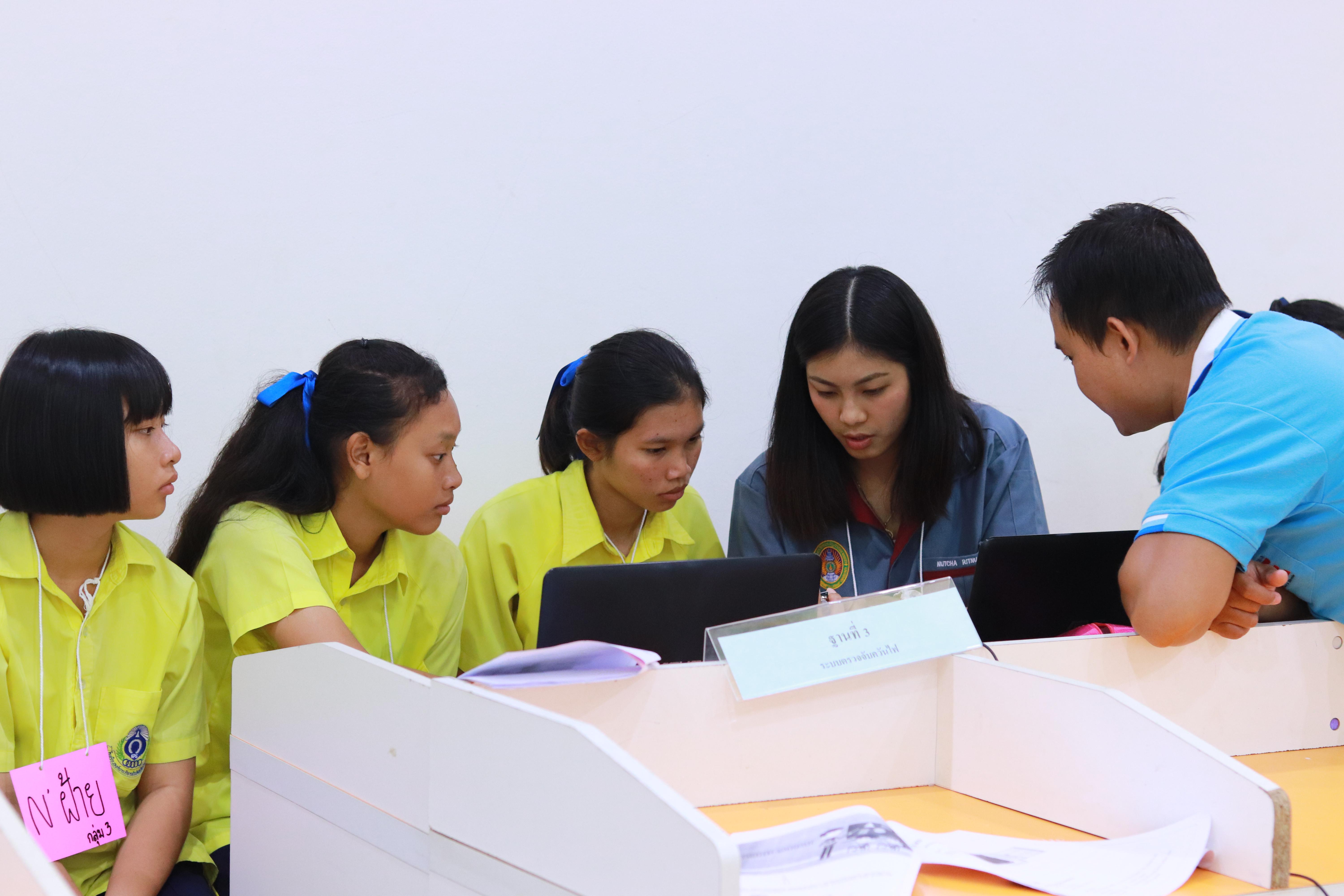 141. โครงการอบรมเชิงปฏิบัติการการพัฒนาโครงงานคอมพิวเตอร์ ด้วยระบบสมองกลฝังตัวและการเขียนโปรแกรมคอมพิวเตอร์  1-3 สิงหาคม 2561 ณ โรงเรียนองค์การบริหารส่วนจังหวัดกำแพงเพชร