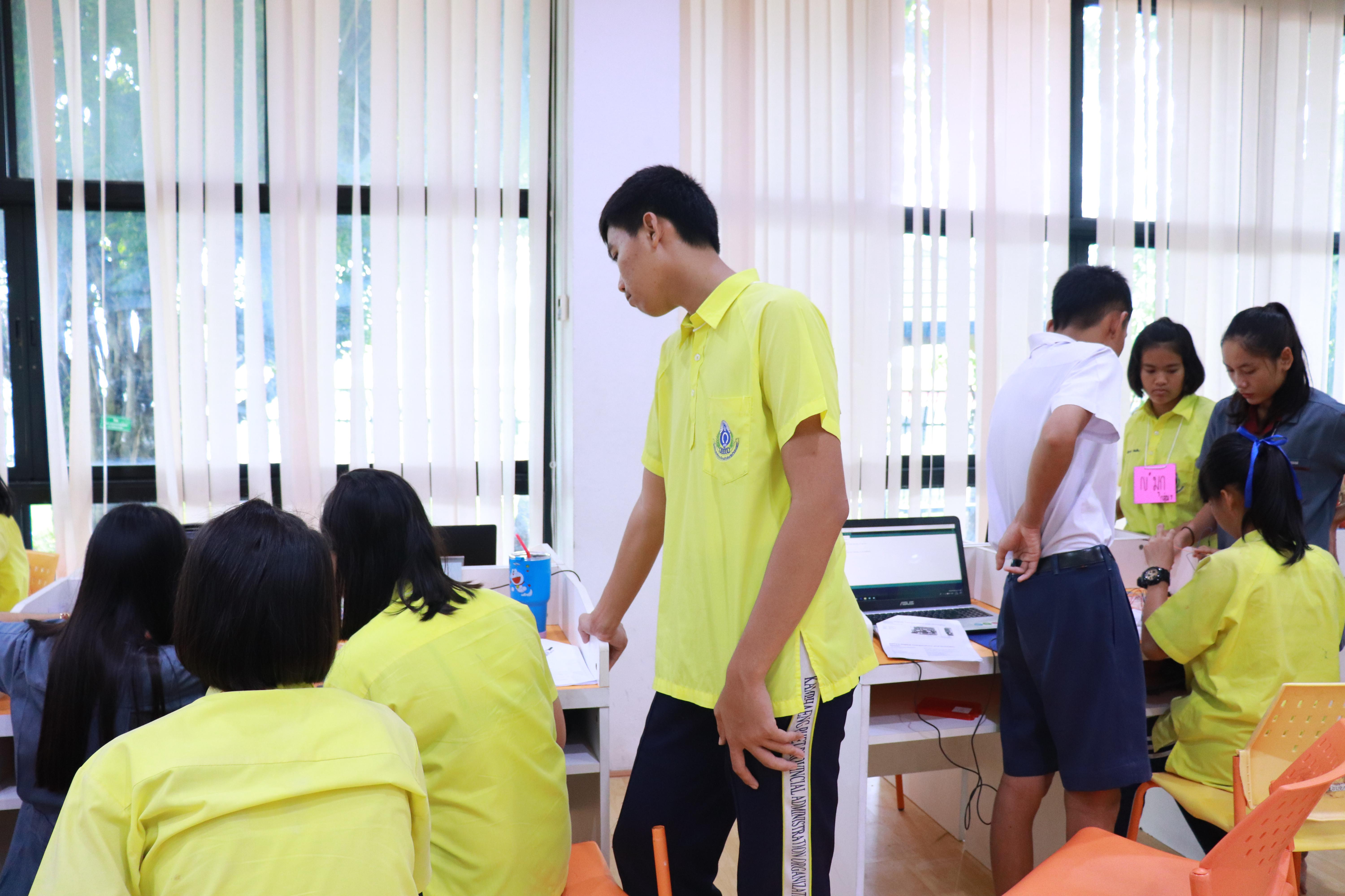 161. โครงการอบรมเชิงปฏิบัติการการพัฒนาโครงงานคอมพิวเตอร์ ด้วยระบบสมองกลฝังตัวและการเขียนโปรแกรมคอมพิวเตอร์  1-3 สิงหาคม 2561 ณ โรงเรียนองค์การบริหารส่วนจังหวัดกำแพงเพชร