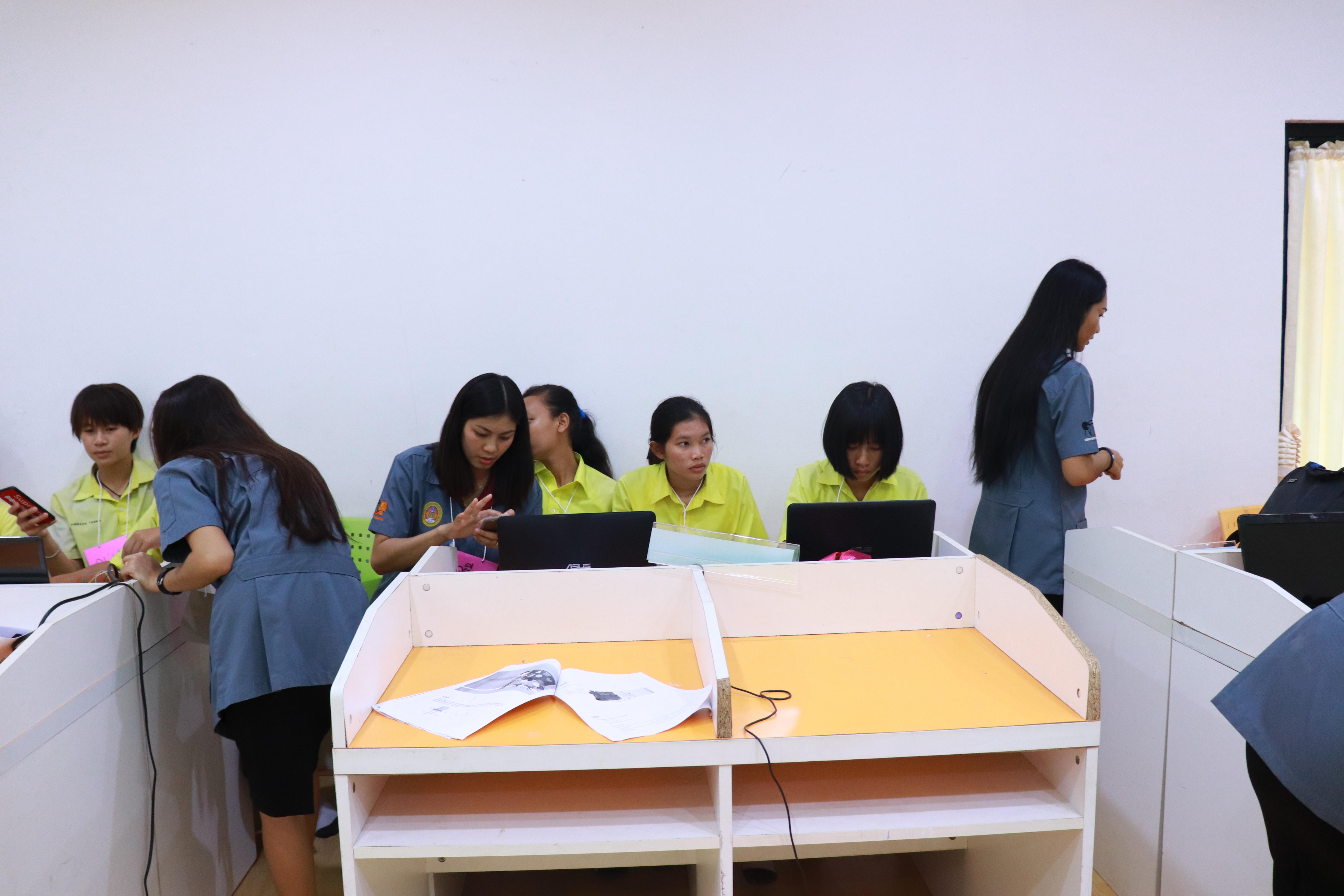 167. โครงการอบรมเชิงปฏิบัติการการพัฒนาโครงงานคอมพิวเตอร์ ด้วยระบบสมองกลฝังตัวและการเขียนโปรแกรมคอมพิวเตอร์  1-3 สิงหาคม 2561 ณ โรงเรียนองค์การบริหารส่วนจังหวัดกำแพงเพชร