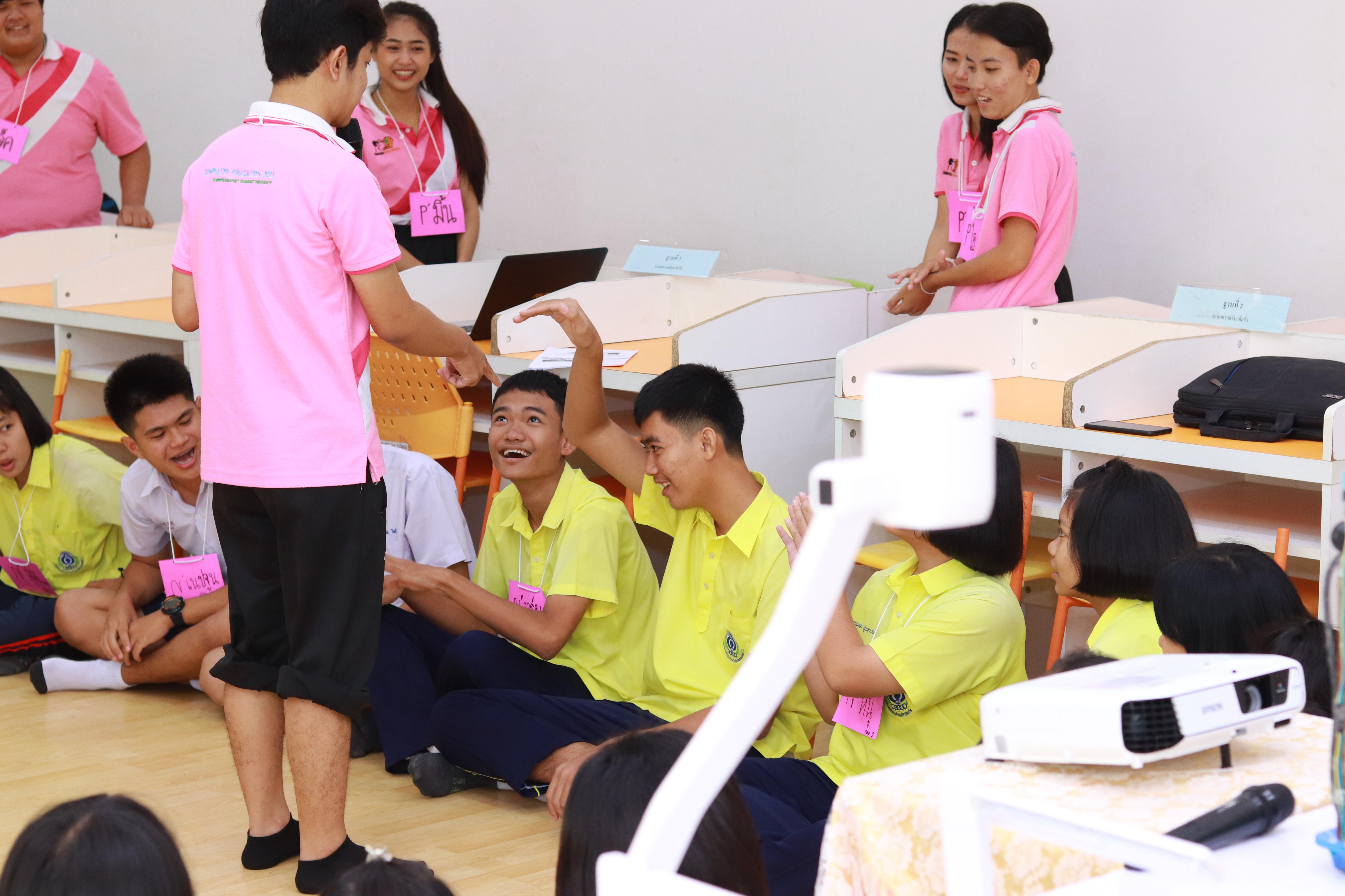 204. โครงการอบรมเชิงปฏิบัติการการพัฒนาโครงงานคอมพิวเตอร์ ด้วยระบบสมองกลฝังตัวและการเขียนโปรแกรมคอมพิวเตอร์  1-3 สิงหาคม 2561 ณ โรงเรียนองค์การบริหารส่วนจังหวัดกำแพงเพชร