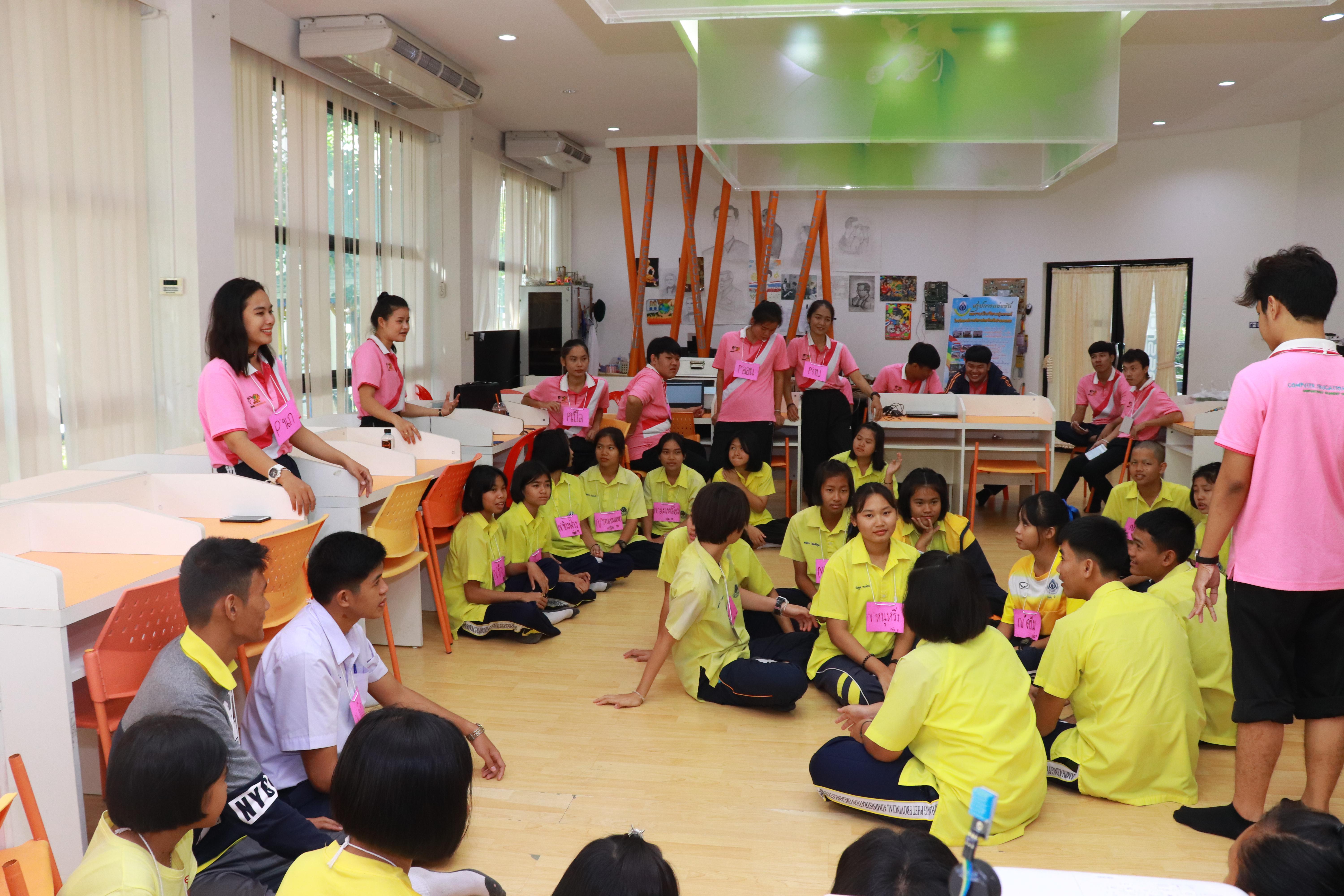 216. โครงการอบรมเชิงปฏิบัติการการพัฒนาโครงงานคอมพิวเตอร์ ด้วยระบบสมองกลฝังตัวและการเขียนโปรแกรมคอมพิวเตอร์  1-3 สิงหาคม 2561 ณ โรงเรียนองค์การบริหารส่วนจังหวัดกำแพงเพชร
