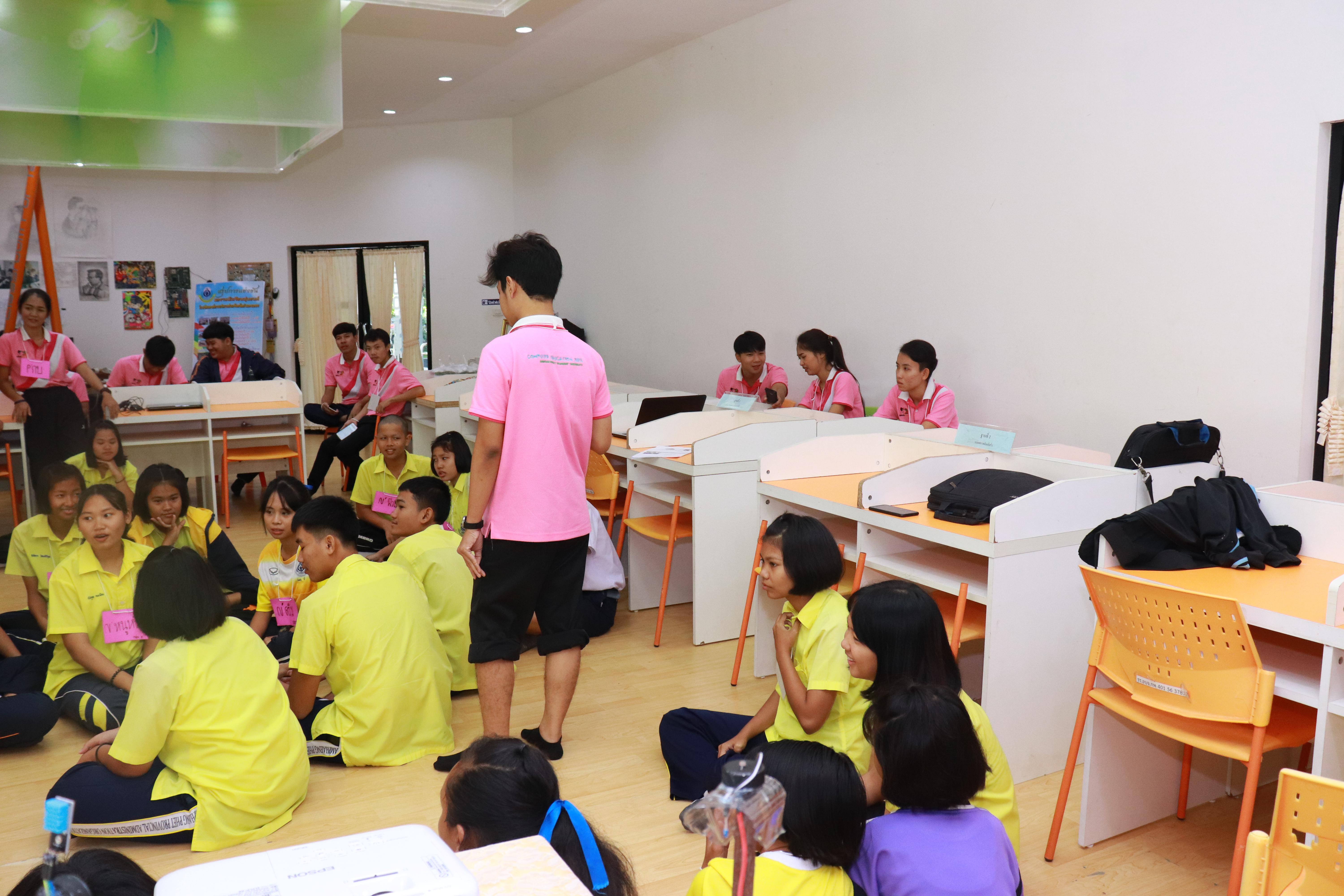 218. โครงการอบรมเชิงปฏิบัติการการพัฒนาโครงงานคอมพิวเตอร์ ด้วยระบบสมองกลฝังตัวและการเขียนโปรแกรมคอมพิวเตอร์  1-3 สิงหาคม 2561 ณ โรงเรียนองค์การบริหารส่วนจังหวัดกำแพงเพชร