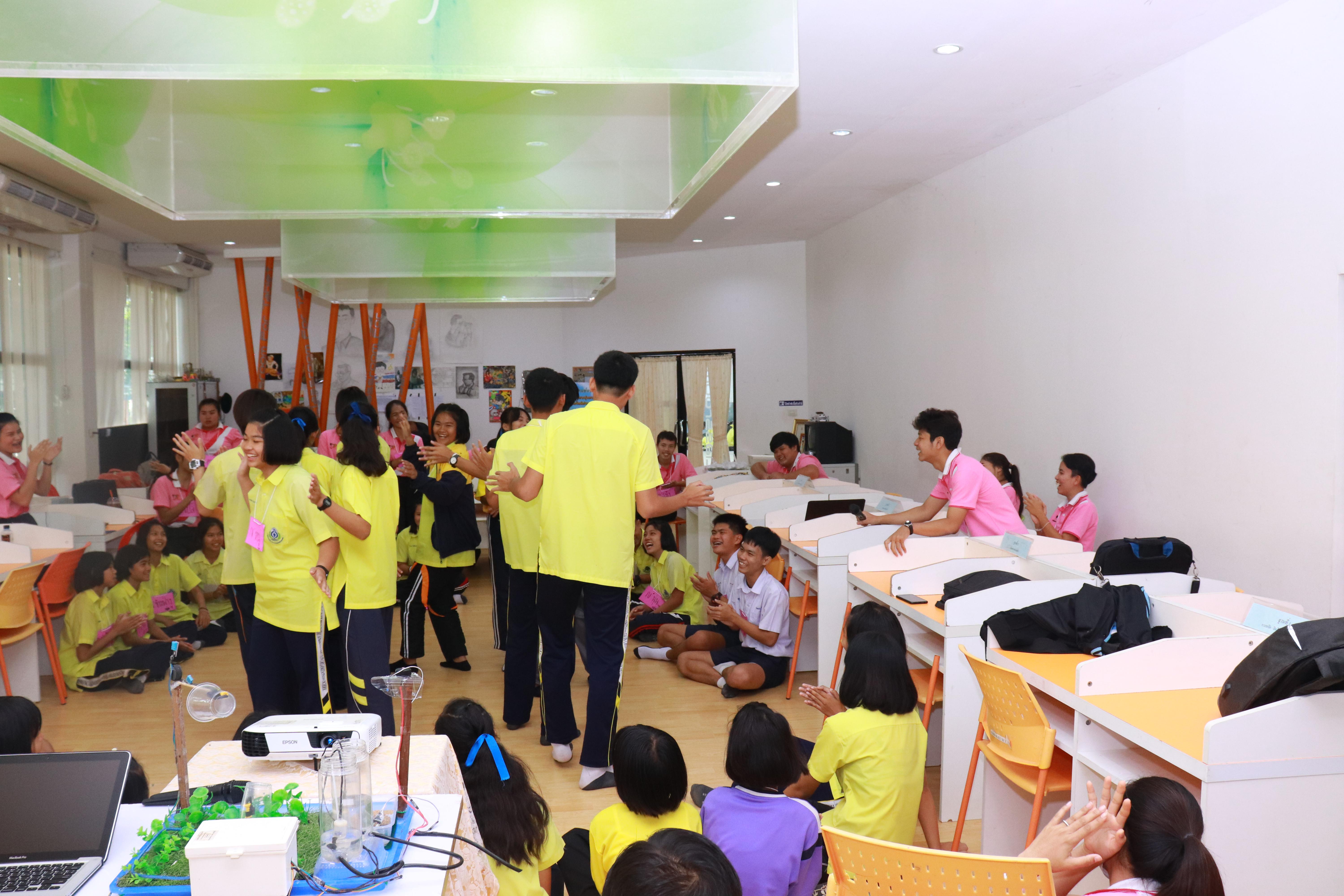 229. โครงการอบรมเชิงปฏิบัติการการพัฒนาโครงงานคอมพิวเตอร์ ด้วยระบบสมองกลฝังตัวและการเขียนโปรแกรมคอมพิวเตอร์  1-3 สิงหาคม 2561 ณ โรงเรียนองค์การบริหารส่วนจังหวัดกำแพงเพชร