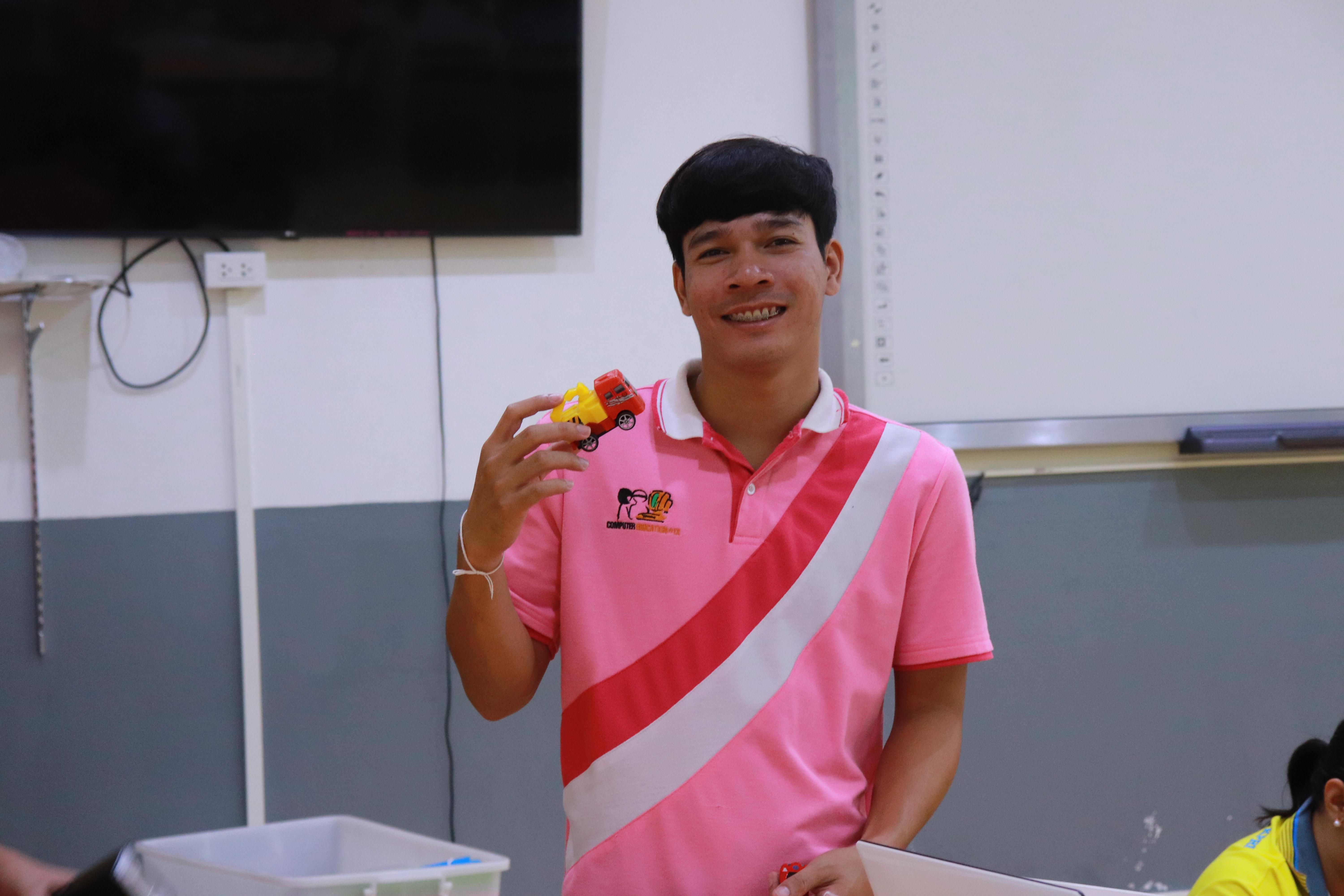 300. โครงการอบรมเชิงปฏิบัติการการพัฒนาโครงงานคอมพิวเตอร์ ด้วยระบบสมองกลฝังตัวและการเขียนโปรแกรมคอมพิวเตอร์  1-3 สิงหาคม 2561 ณ โรงเรียนองค์การบริหารส่วนจังหวัดกำแพงเพชร