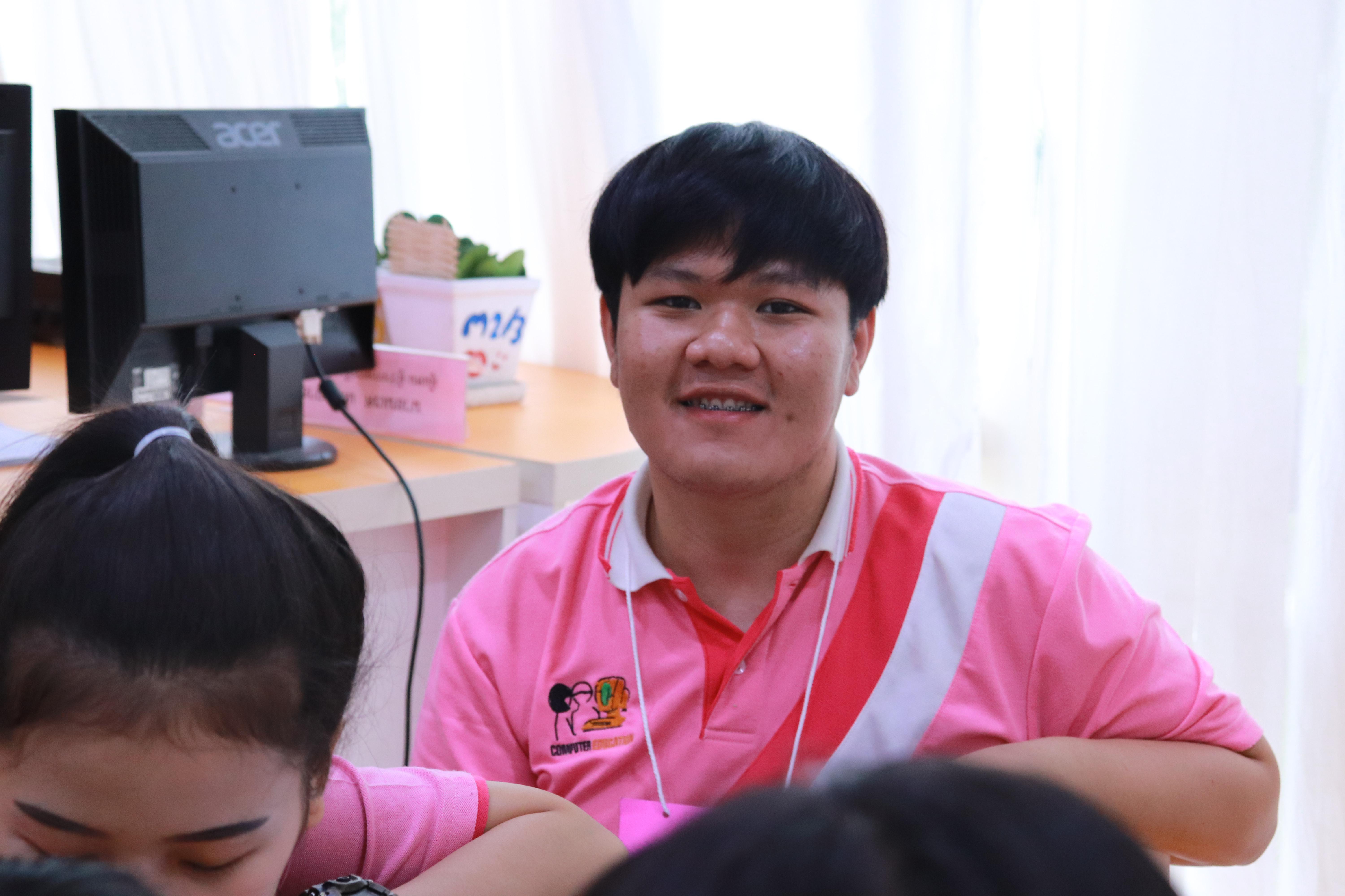 324. โครงการอบรมเชิงปฏิบัติการการพัฒนาโครงงานคอมพิวเตอร์ ด้วยระบบสมองกลฝังตัวและการเขียนโปรแกรมคอมพิวเตอร์  1-3 สิงหาคม 2561 ณ โรงเรียนองค์การบริหารส่วนจังหวัดกำแพงเพชร